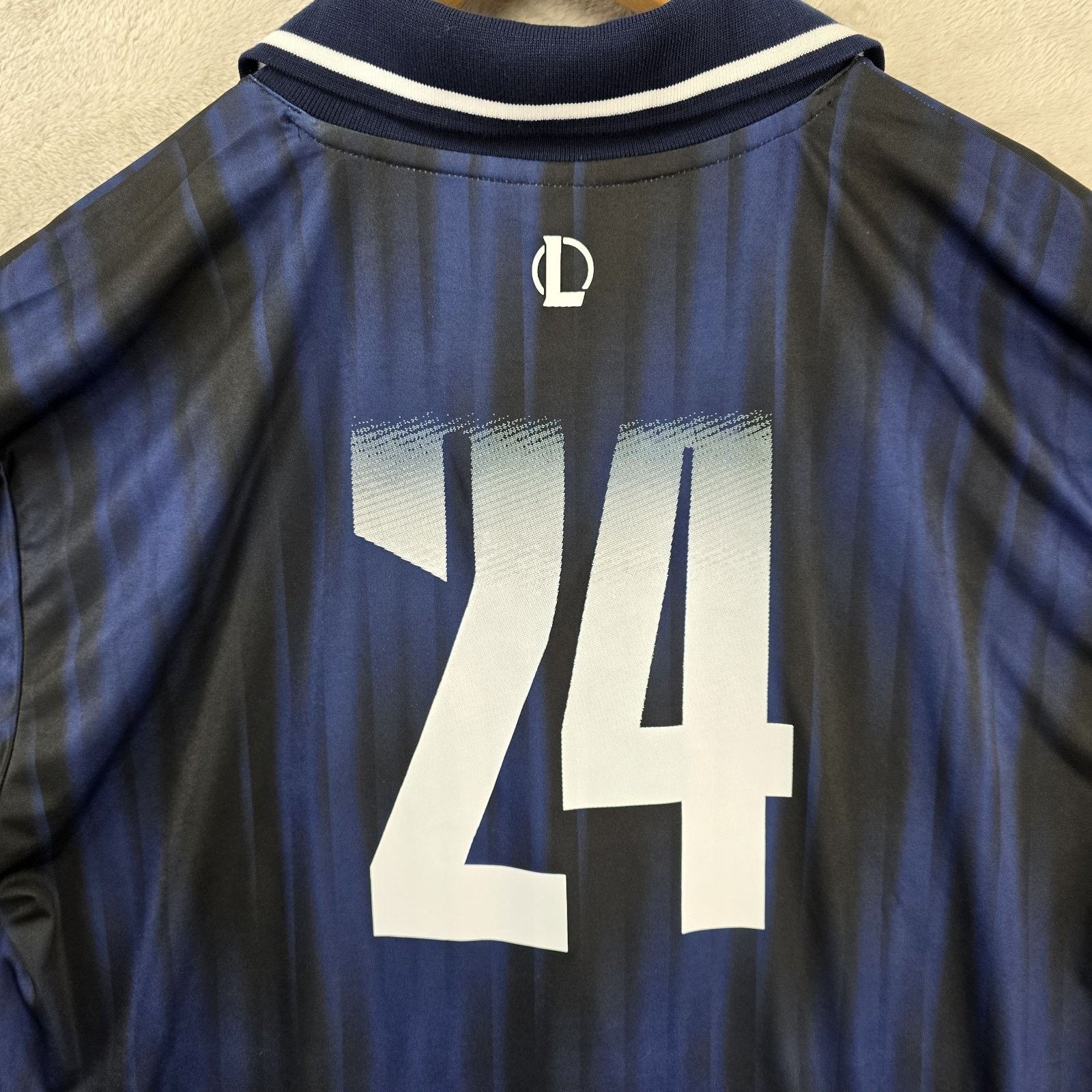 Other Riot Games Worlds Soccer Jersey Mens XL Gaming LOL Esports Size US XL / EU 56 / 4 - 10 Thumbnail