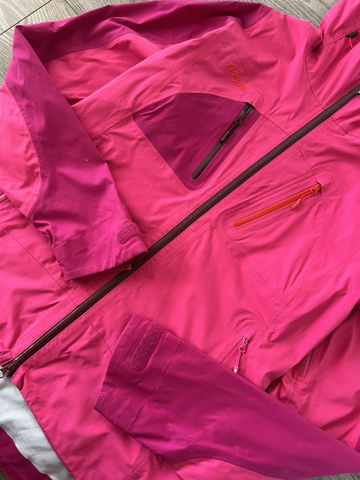 Bergans of Norway ‼️Bergans Of Norway Thin Hooded Cecilie Pro Gorpcore Jacket‼️ Size L / US 10 / IT 46 - 14 Thumbnail