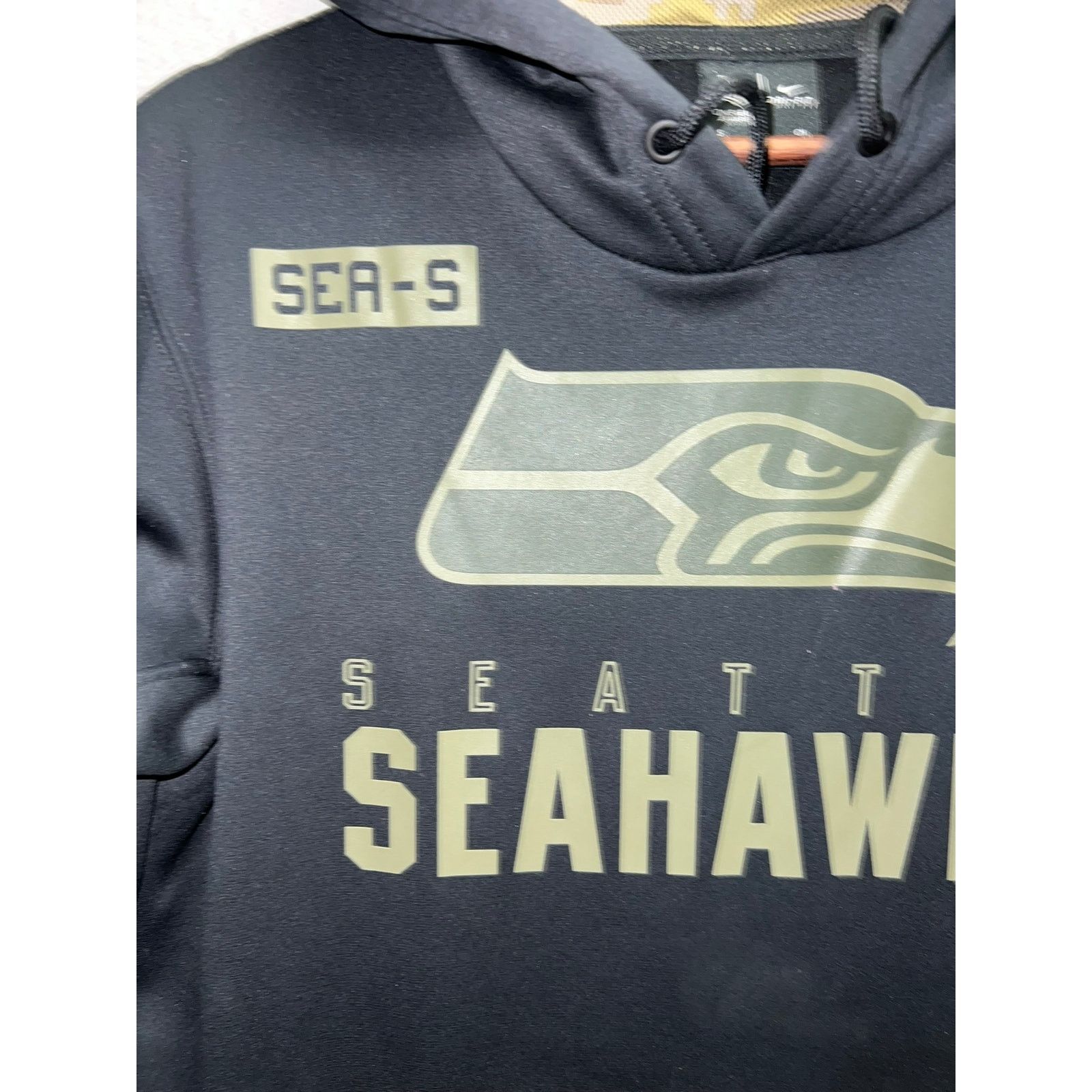 Vintage Nike Seattle Seahawks Hoodie Salute To Service Sideline S Size US S / EU 44-46 / 1 - 3 Thumbnail