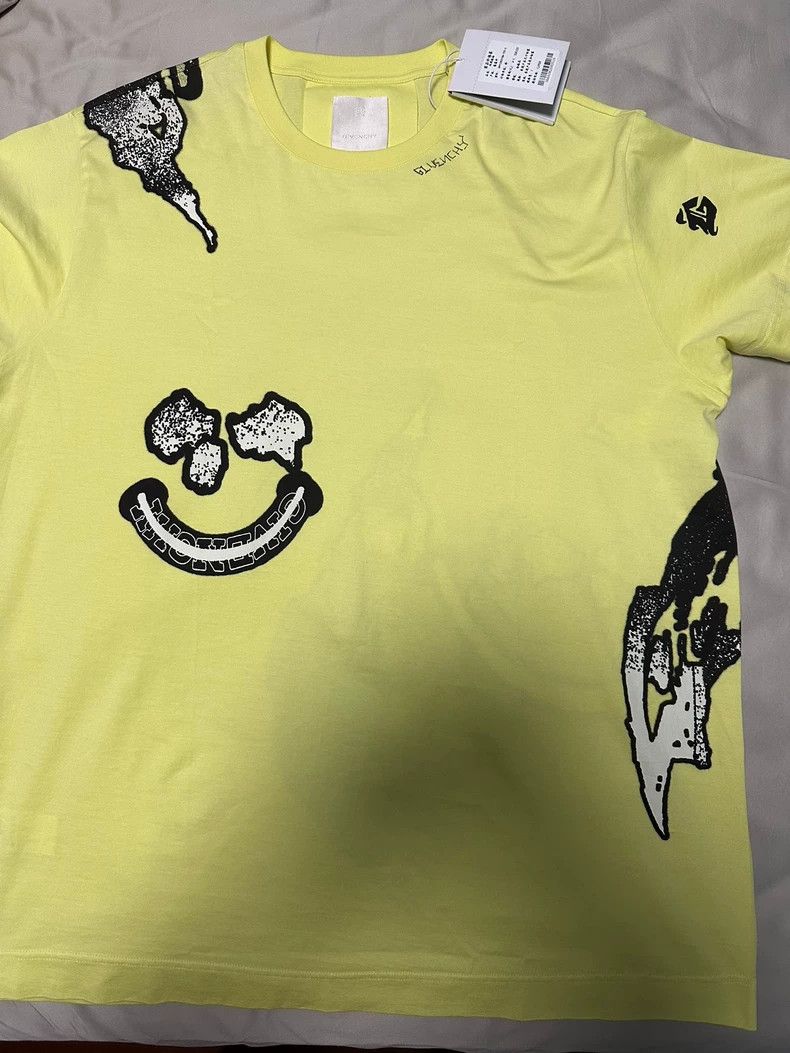 Givenchy Givenchy Smiley Face Short Sleeve Size US S / EU 44-46 / 1 - 1 Thumbnail
