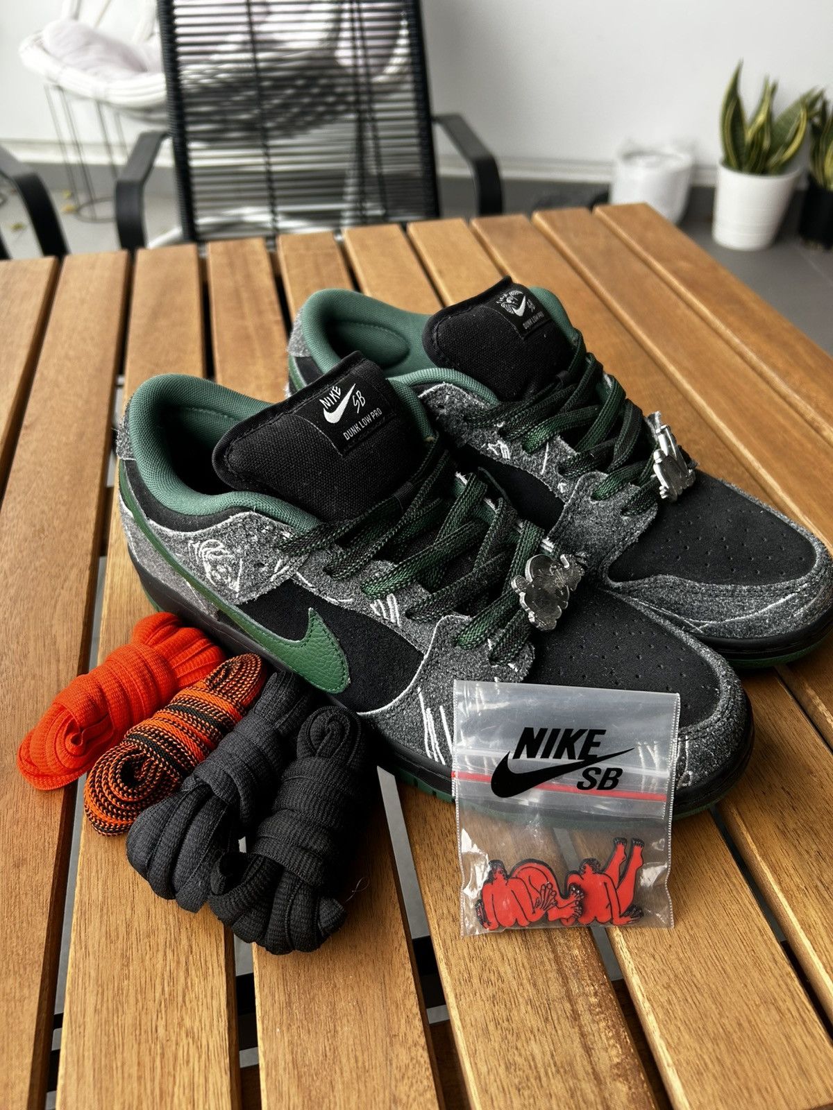 Nike Nike SB Dunk Low x There Skateboards | US 10 Size US 10 / EU 43 - 1 Thumbnail