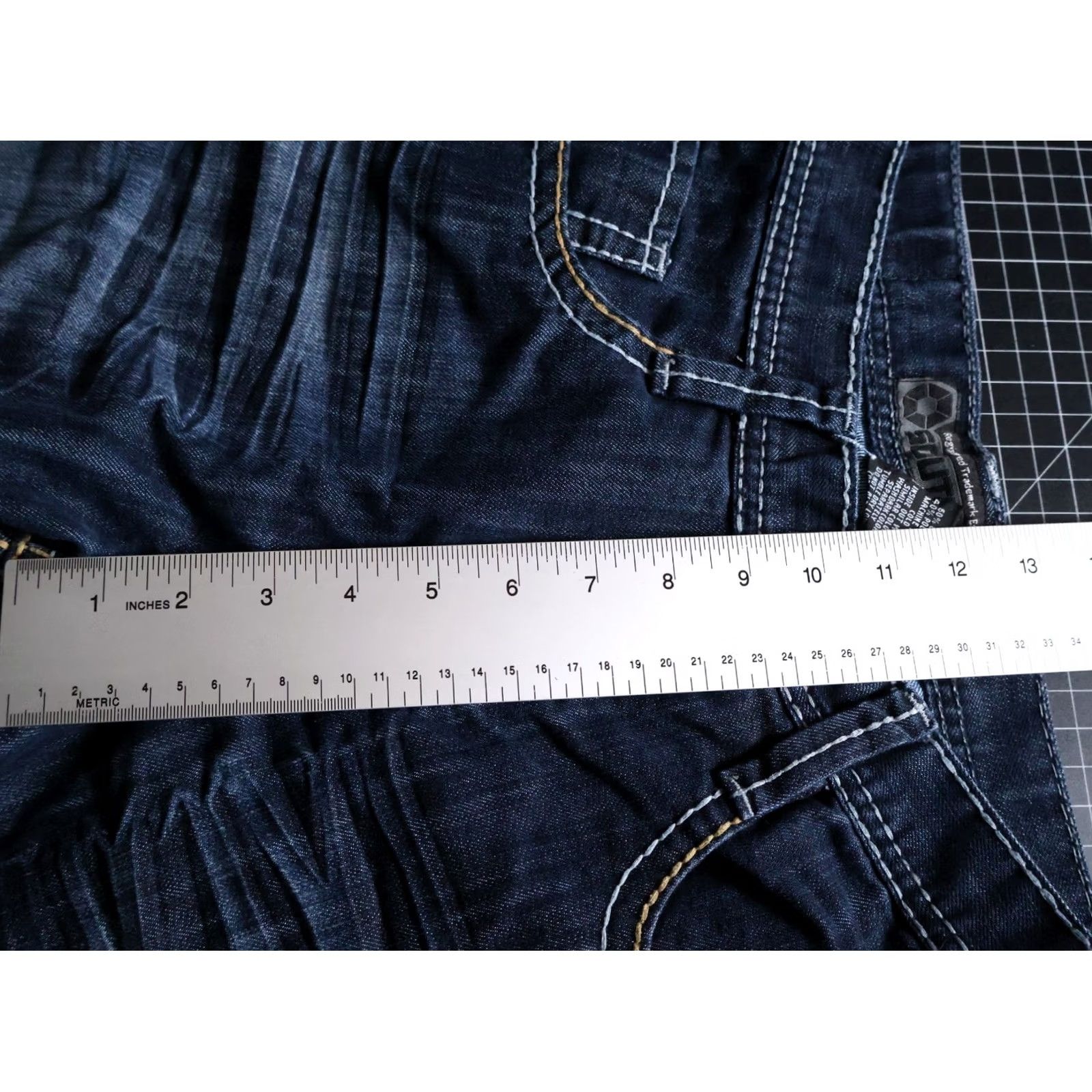 Southpole Southpole Denim Bermuda Shorts Men 30 x 12 Dark Blue Embroidered 5180 Vintage Size US 30 / EU 46 - 7 Thumbnail