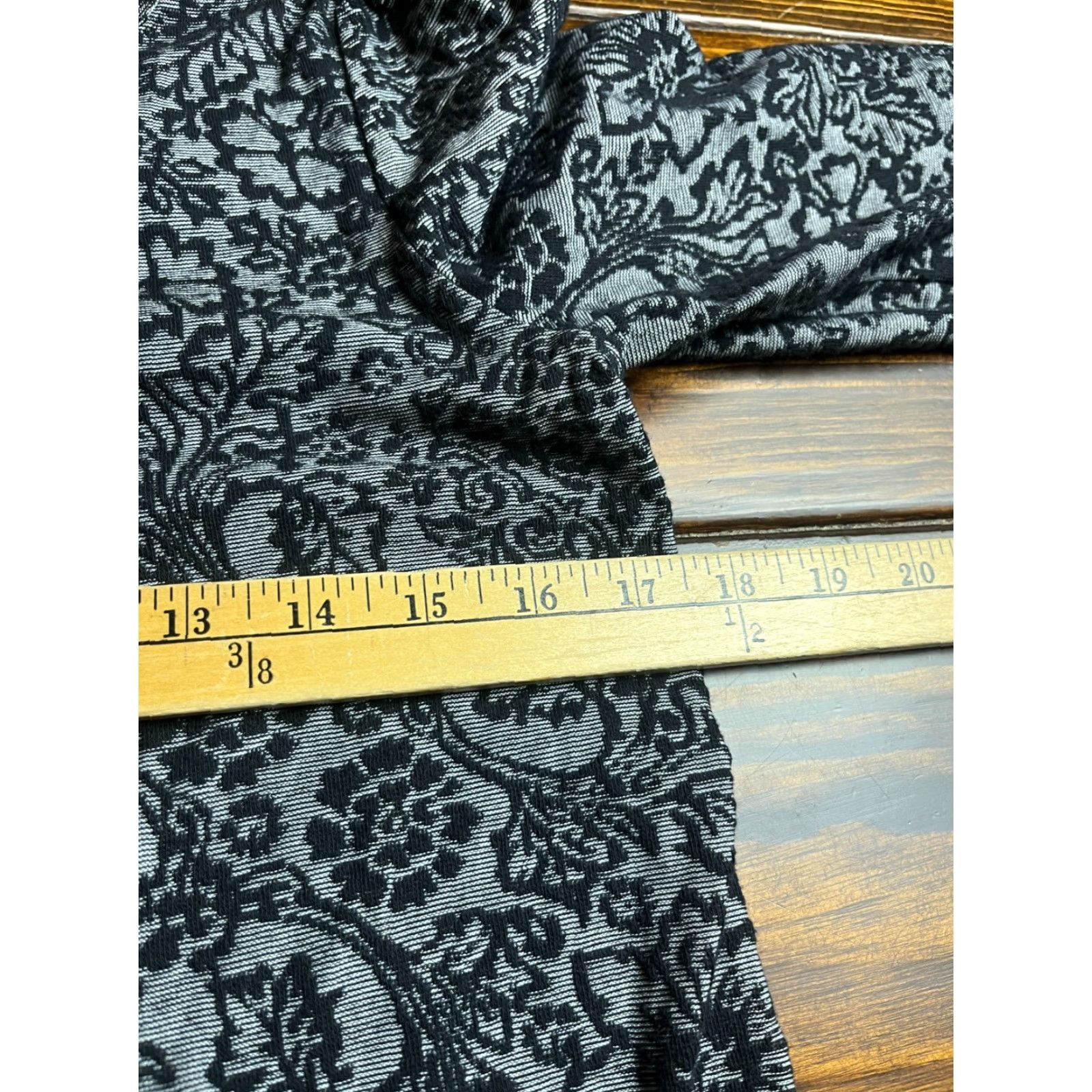 Loft LOFT Shirt Women's Size Small Black Gray Floral Long Sleeve Cut Out Womens Size S / US 4 / IT 40 - 6 Thumbnail