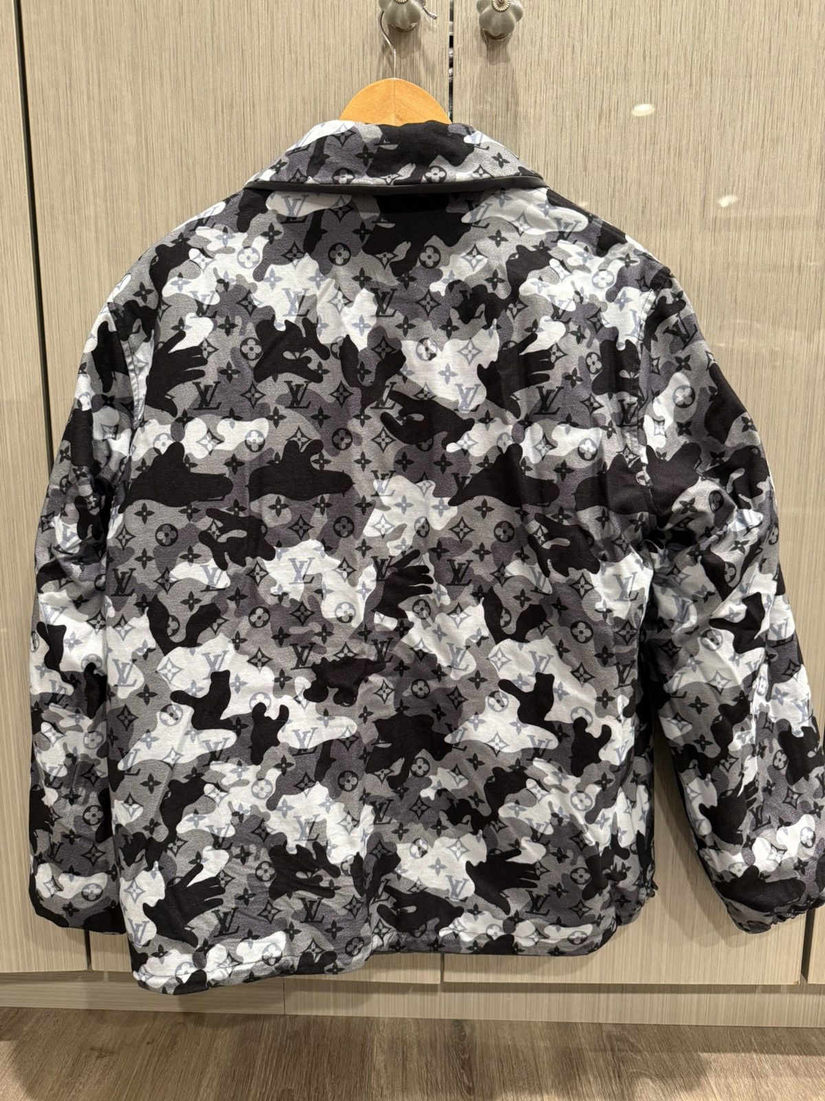 Louis Vuitton Louis Vuitton Grey Camo Reversible Monogram Jacket Size US S / EU 44-46 / 1 - 3 Thumbnail