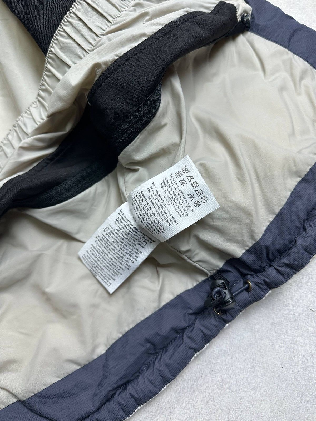 Peak Performance Peak Performance Light White Goose Puffer Jacket Mens L Size US L / EU 52-54 / 3 - 14 Thumbnail