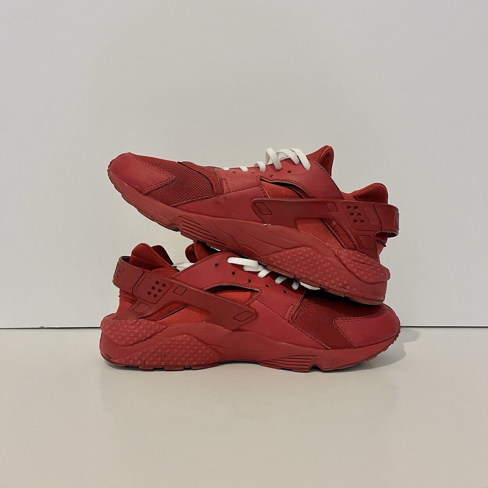 Nike 2015 Nike Air Huarache Triple Red 318429 660 Rare VTG Sz 9.5 Size US 9.5 / EU 42-43 - 5 Thumbnail