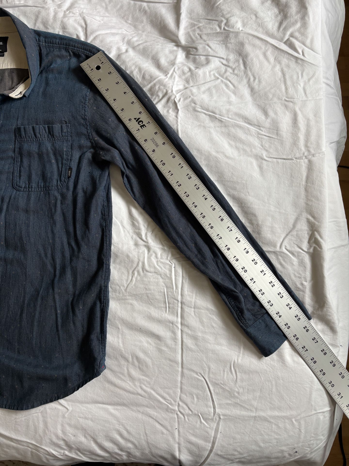 Vans Vans long sleeve button down - size medium - blue Size US M / EU 48-50 / 2 - 4 Thumbnail