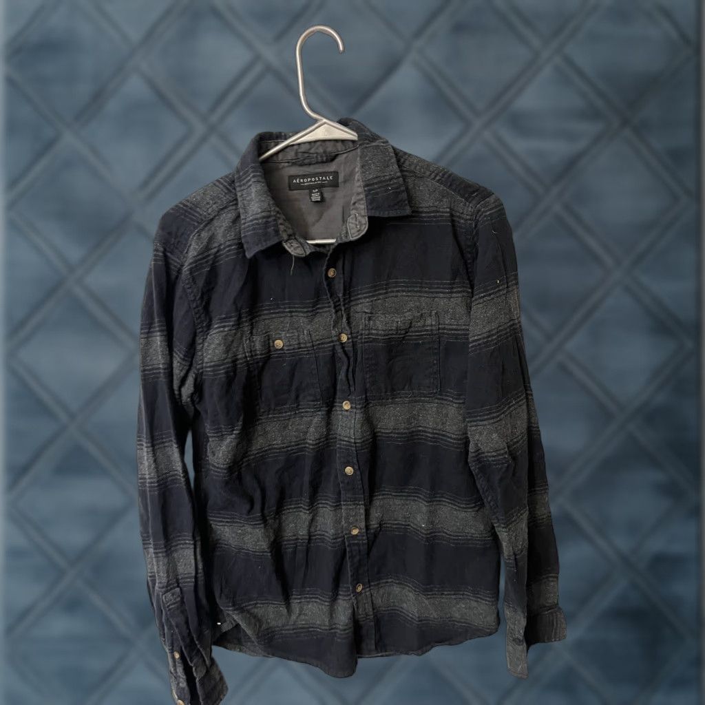 Vintage VINTAGE Aéropostale Button-Up Shirt Men S Gray Plaid Casual Workwear Long Sleeve Pocket Logo 90s Mens Size US S / EU 44-46 / 1 - 1 Thumbnail