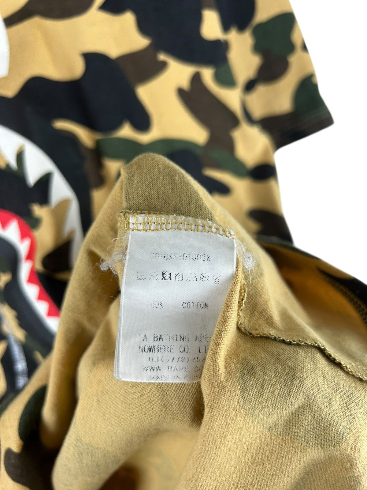 Bape Bape 1st Camo Shark Print T-Shirt Size US XL / EU 56 / 4 - 7 Thumbnail