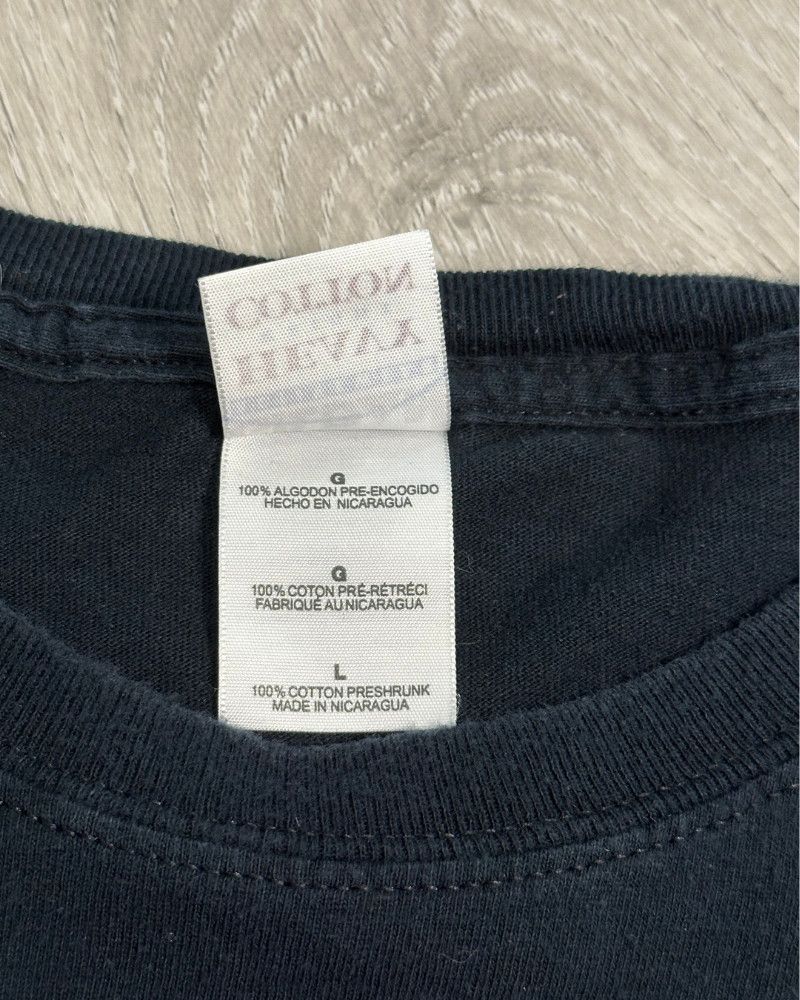 Gildan × Vintage Vintage Gildan Quebec Canada Men's Blue T-Shirt - Size Large Size US L / EU 52-54 / 3 - 7 Thumbnail
