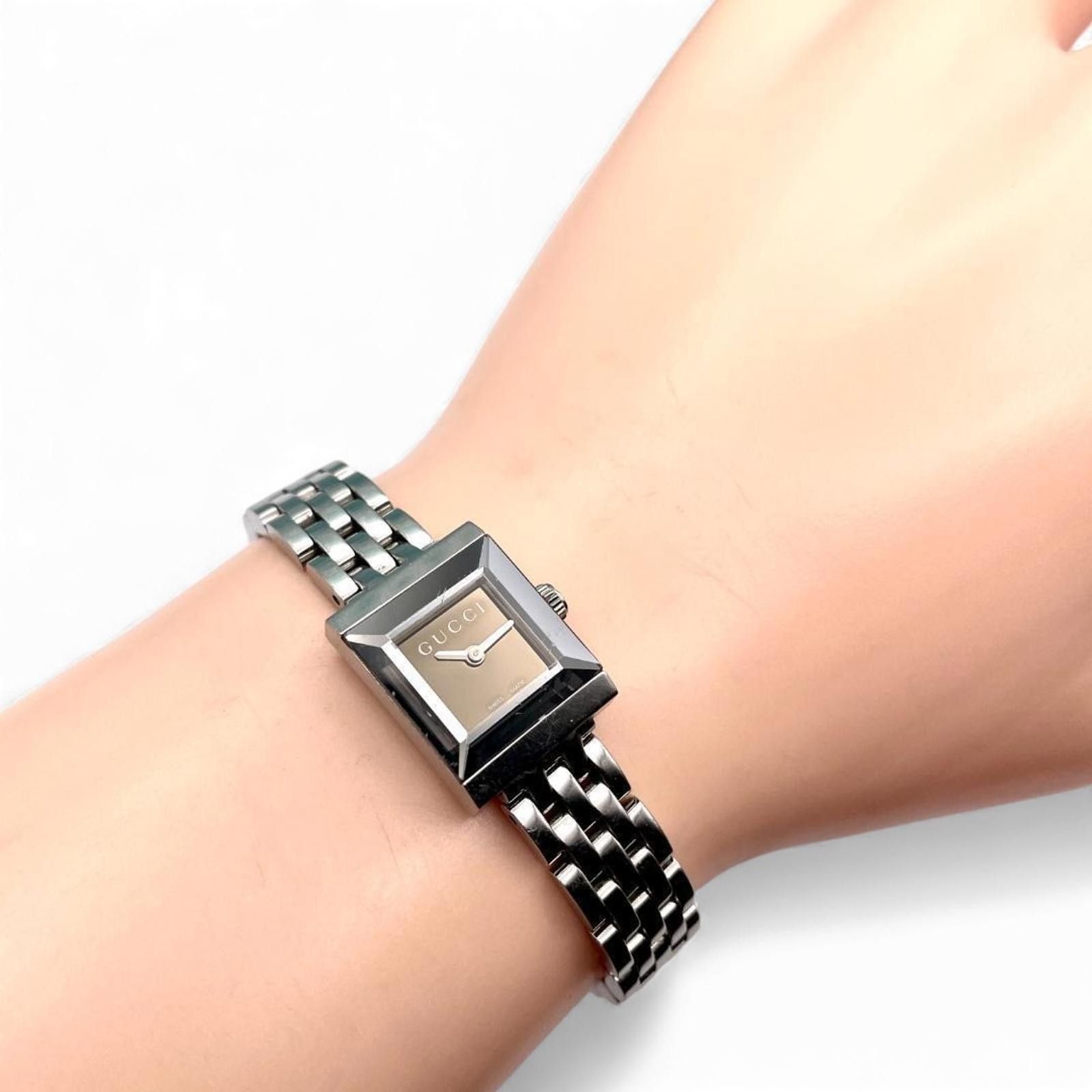 Gucci Gucci - Rare Silver Wristwatch with Square Black Dial Size ONE SIZE - 2 Thumbnail