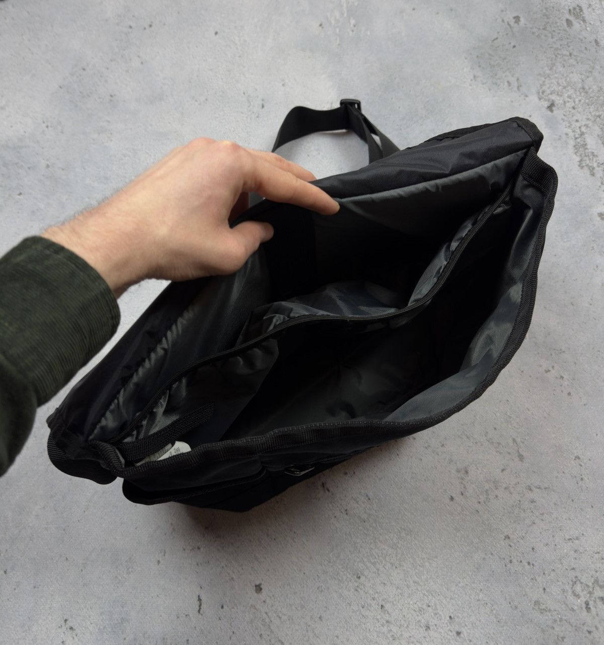 Nike Nike cordura crossbody bag vintage 90s 00s Size ONE SIZE - 7 Thumbnail