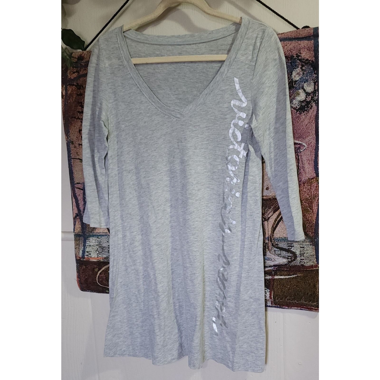 Victoria's Secret Victoria’s Secret gray long sleeved sleepwear size small Size S / US 4 / IT 40 - 1 Thumbnail