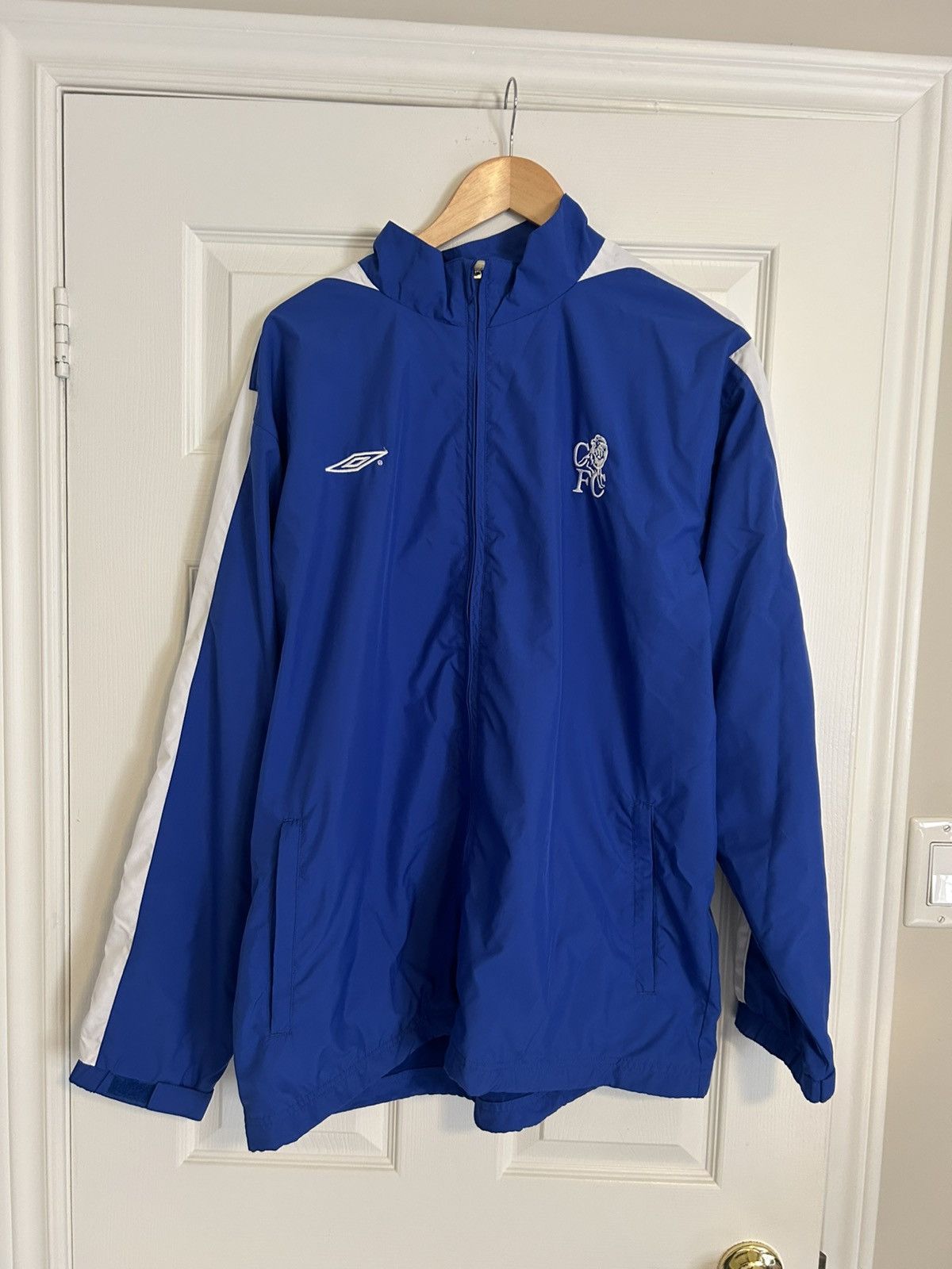 Umbro Umbro Chelsea Vintage Jacket Size US L / EU 52-54 / 3 - 3 Thumbnail
