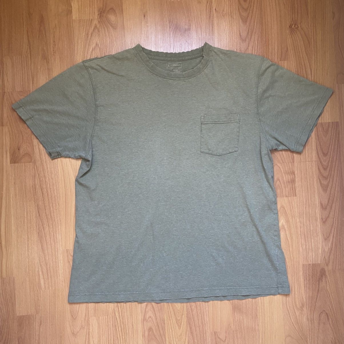 L.L. Bean L.L. Bean Front Pocket Distressed T-Shirt Large Size US L / EU 52-54 / 3 - 1 Thumbnail