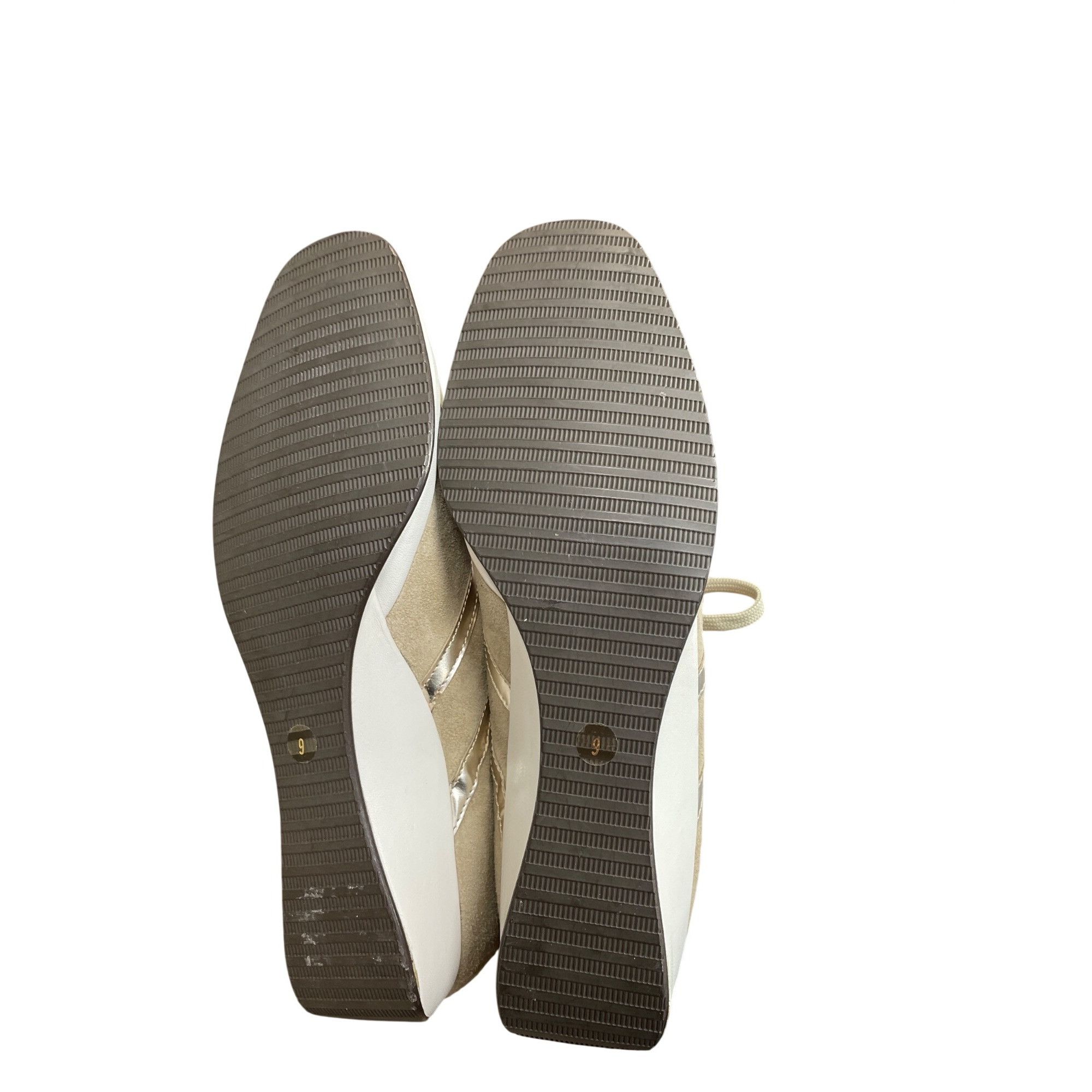 Other Amalfi by Rangoni womans beige suede low snakers Sz 9M SKU 9 Size US 9 / IT 39 - 5 Thumbnail