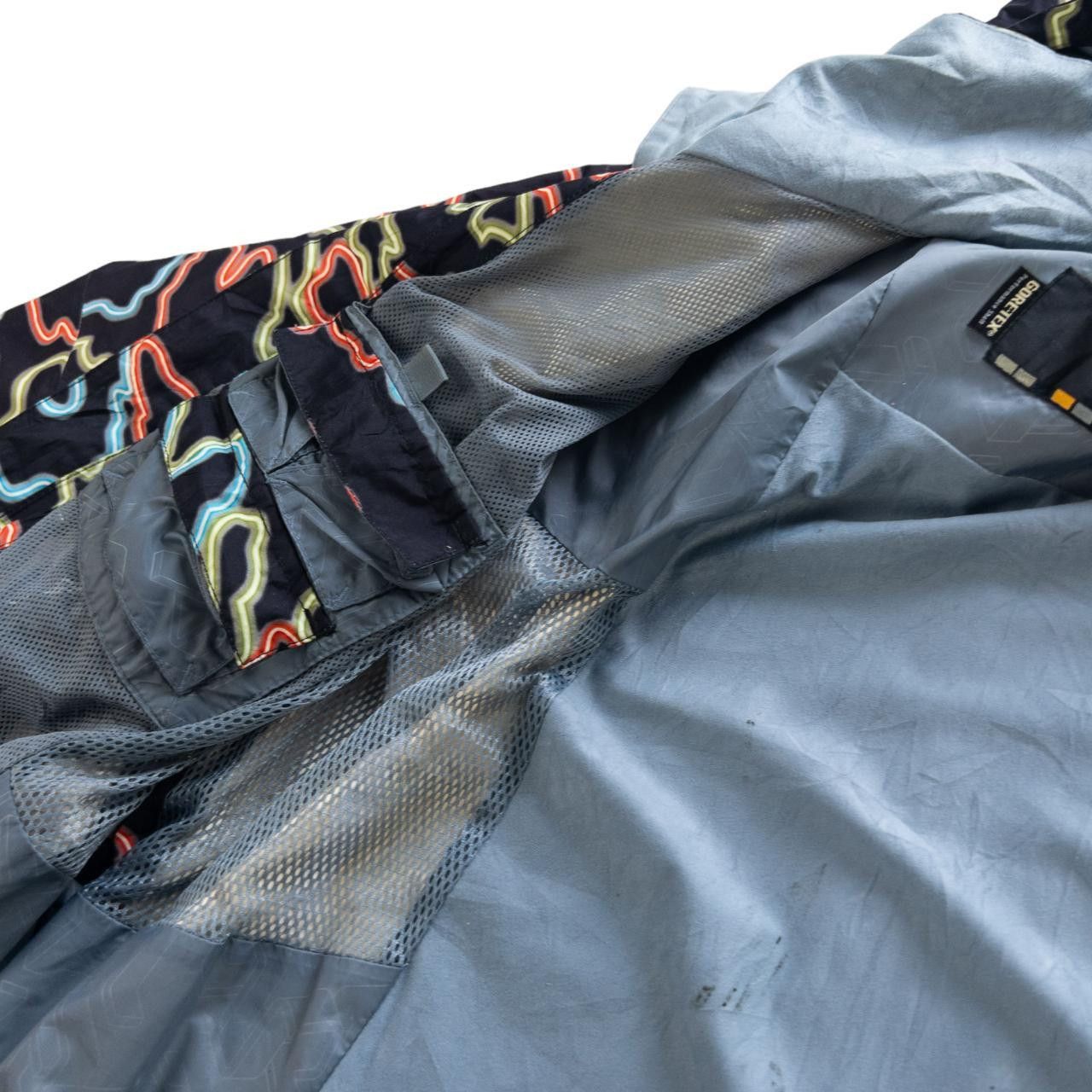 Burton Vintage Burton Gore Tex Neon Snowboarding Jacket Size M Size US M / EU 48-50 / 2 - 7 Thumbnail