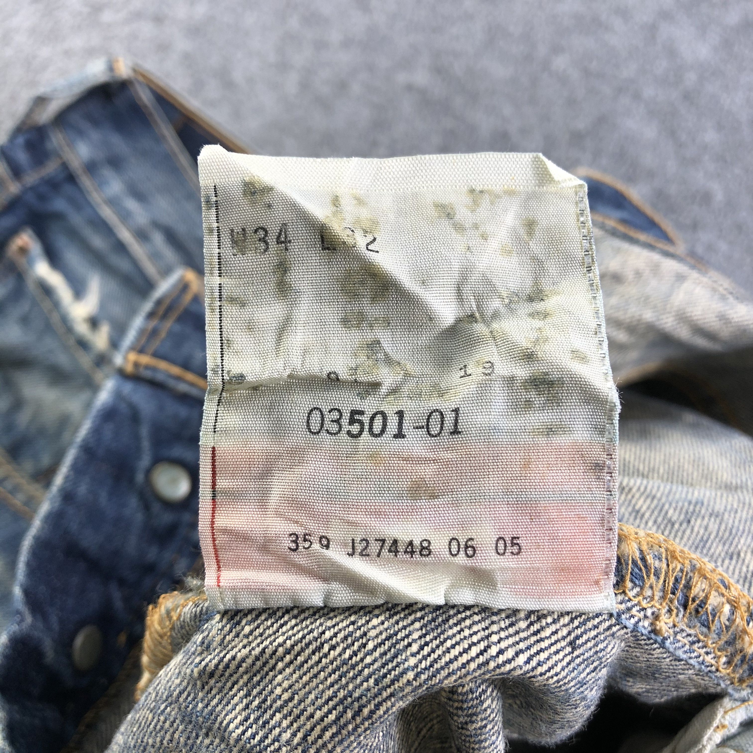 Levi's Vintage Blue Wash Levis 501 Jeans-J3561 Size US 35 - 12 Thumbnail