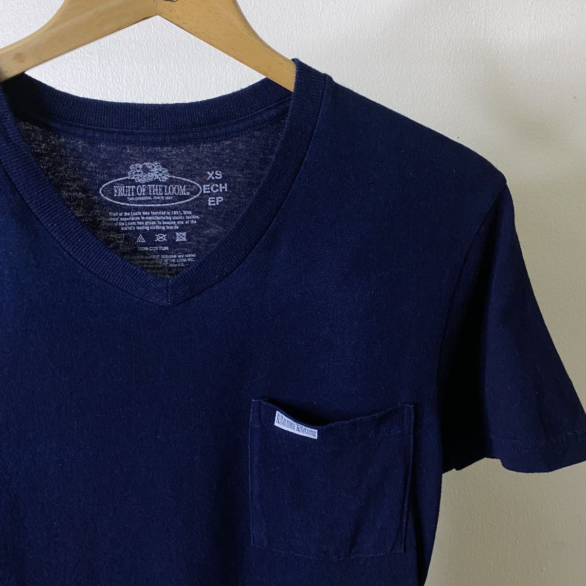 Blue Blue Japan × Fruit Of The Loom V Neck Navy Blank Collaboration T Shirt Size US S / EU 44-46 / 1 - 2 Thumbnail