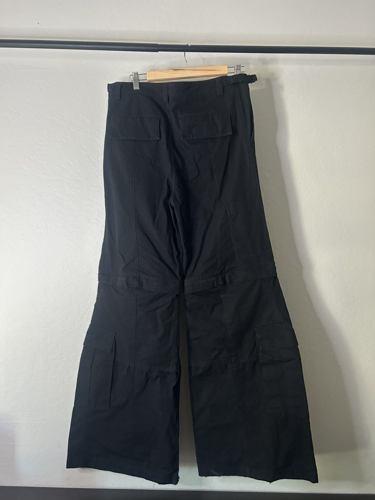 Balenciaga Balenciaga Black Flared Convertible Cargo Pants Size US 32 / EU 48 - 2 Thumbnail