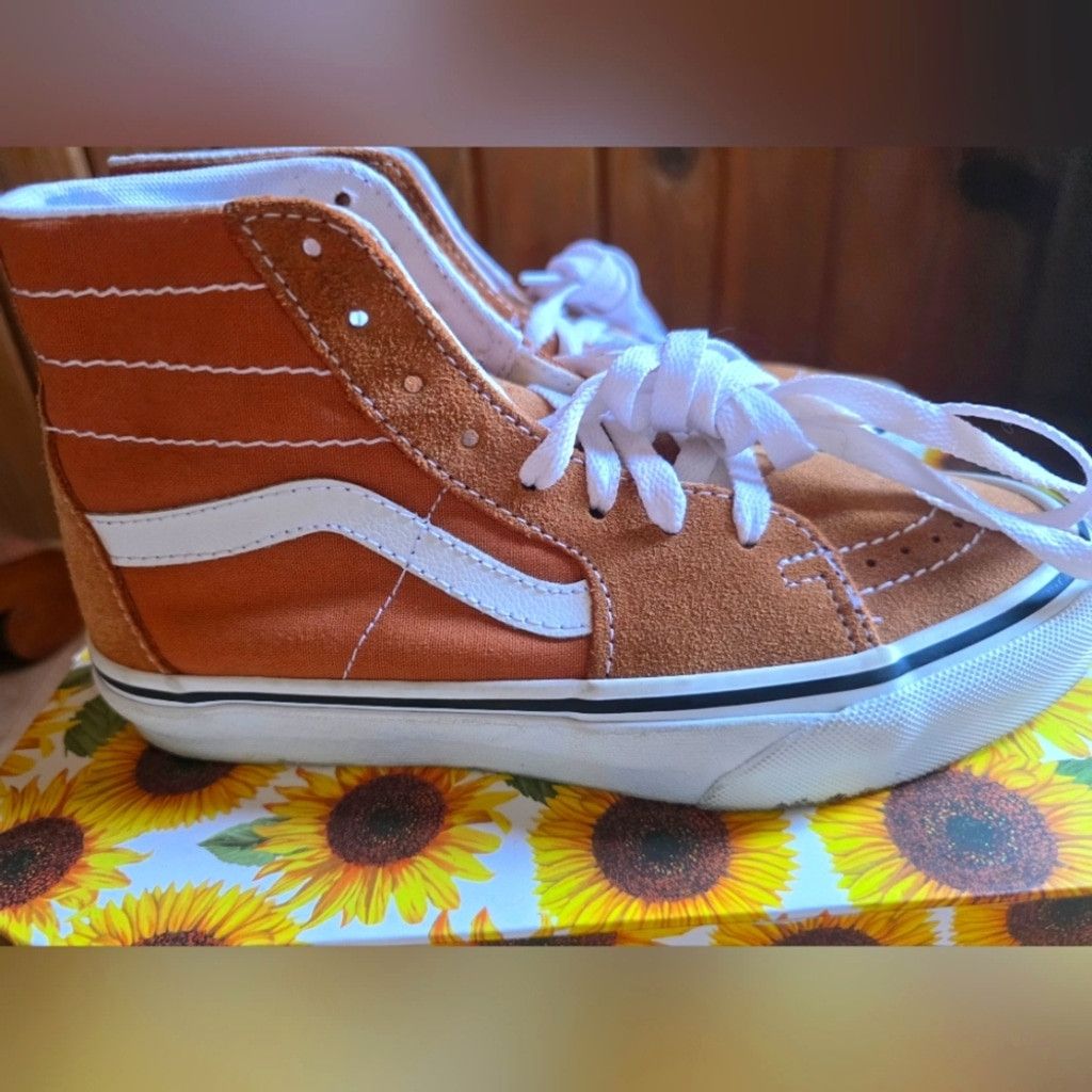 Vans Vans Tan and White High-Top Sneakers with Signature Stripe Size US 6 / IT 36 - 8 Thumbnail