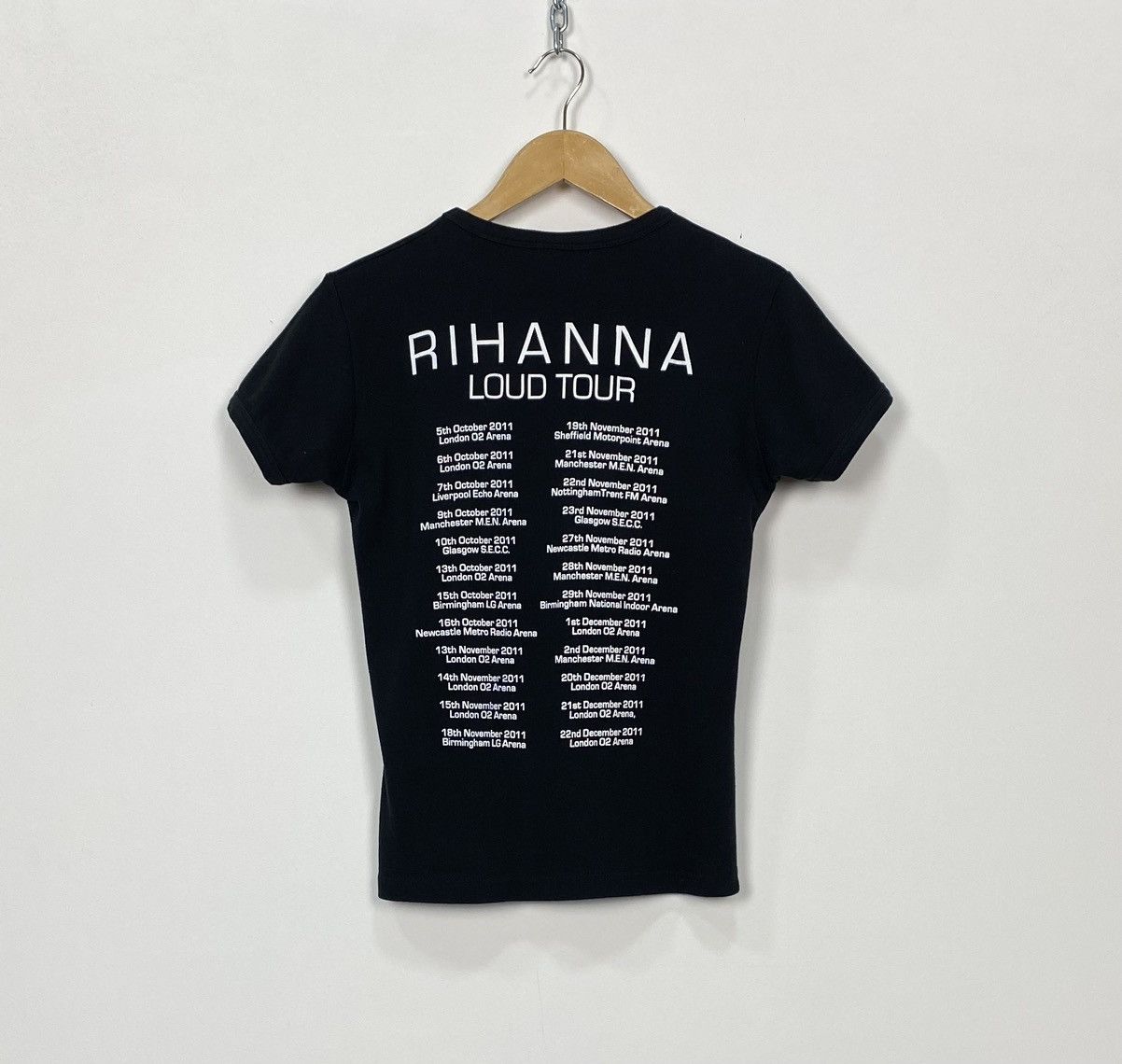 Band Tees Vintage Famona 2011 Rihanna Loud Tour T Shirt Size M Black Size M / US 6-8 / IT 42-44 - 6 Thumbnail