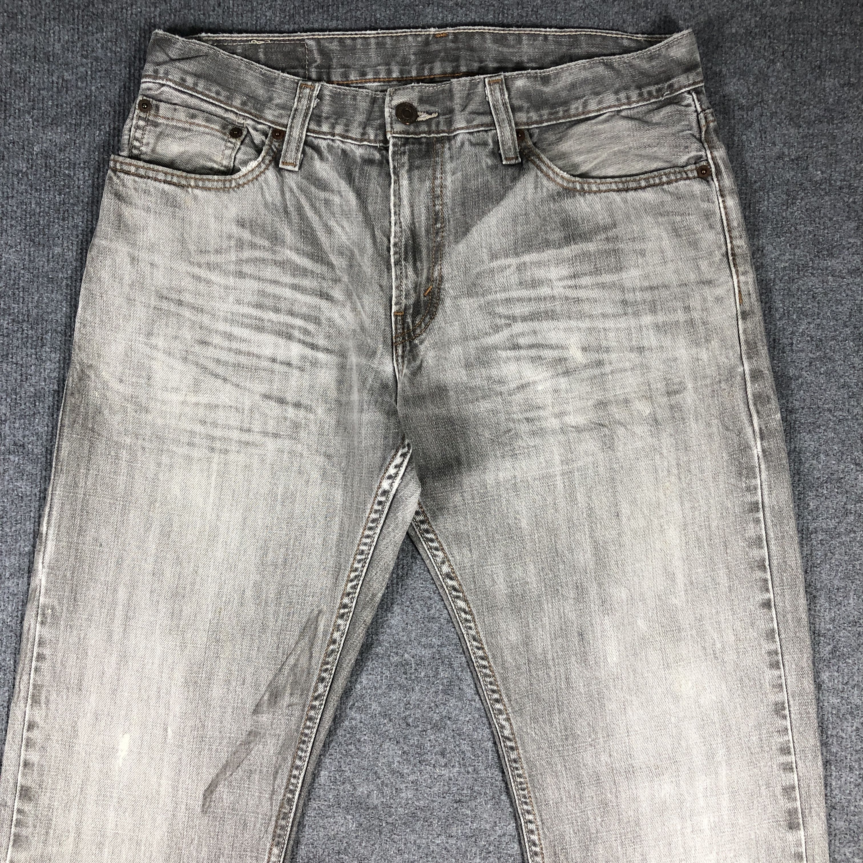 Vintage Levis 514 Slim Straight Jeans L710