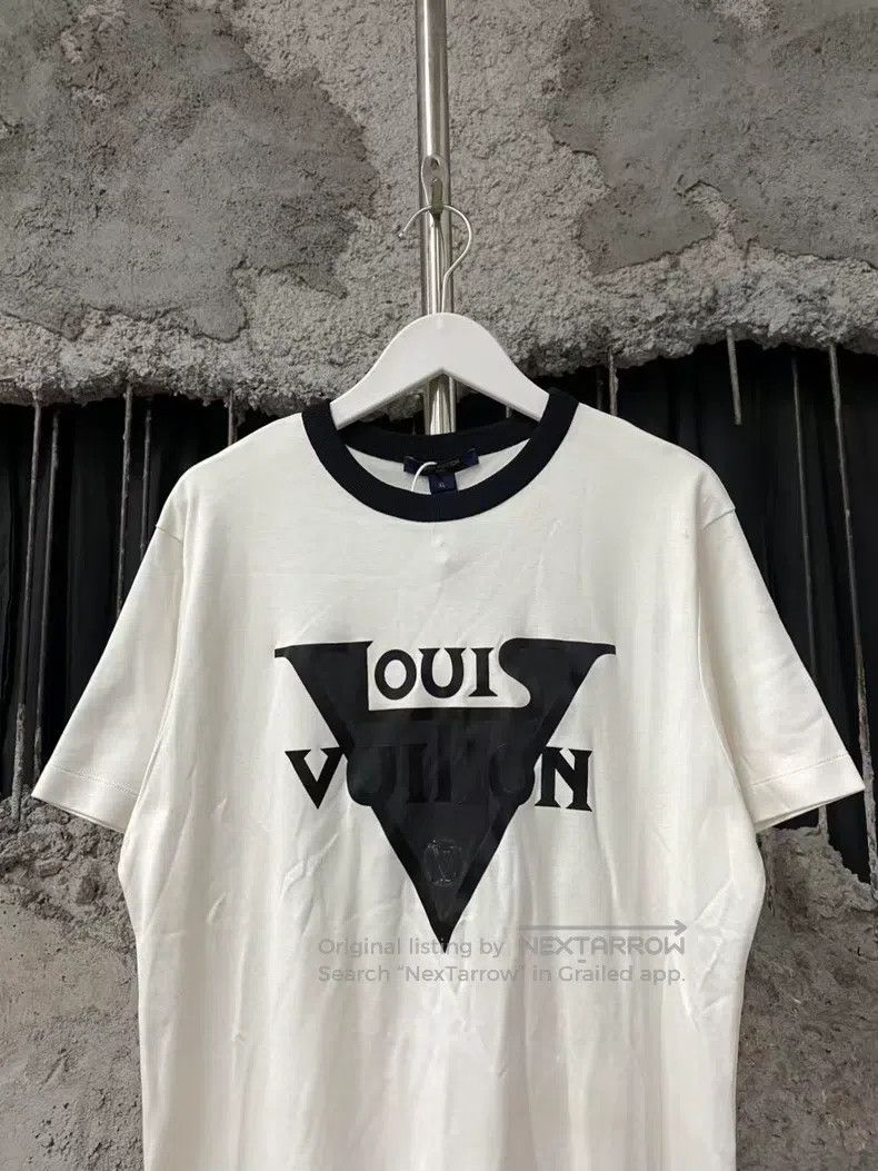 Louis Vuitton Louis Vuitton Flocking slogan cut-out triangle short sleev Size US XL / EU 56 / 4 - 3 Thumbnail