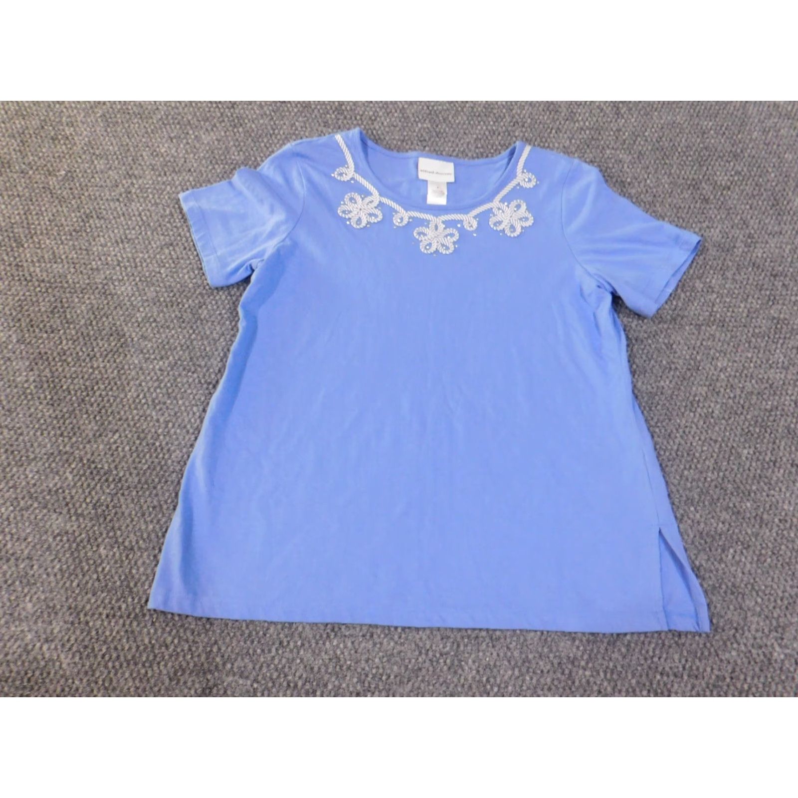 Vintage Alfred Dunner Blouse Shirt Womens Small Blue Beaded Embellishments Cotton Pullover V-Neck Casual Short Sleeve Beaded Pattern Floral Regular Fit Size S / US 4 / IT 40 - 4 Thumbnail
