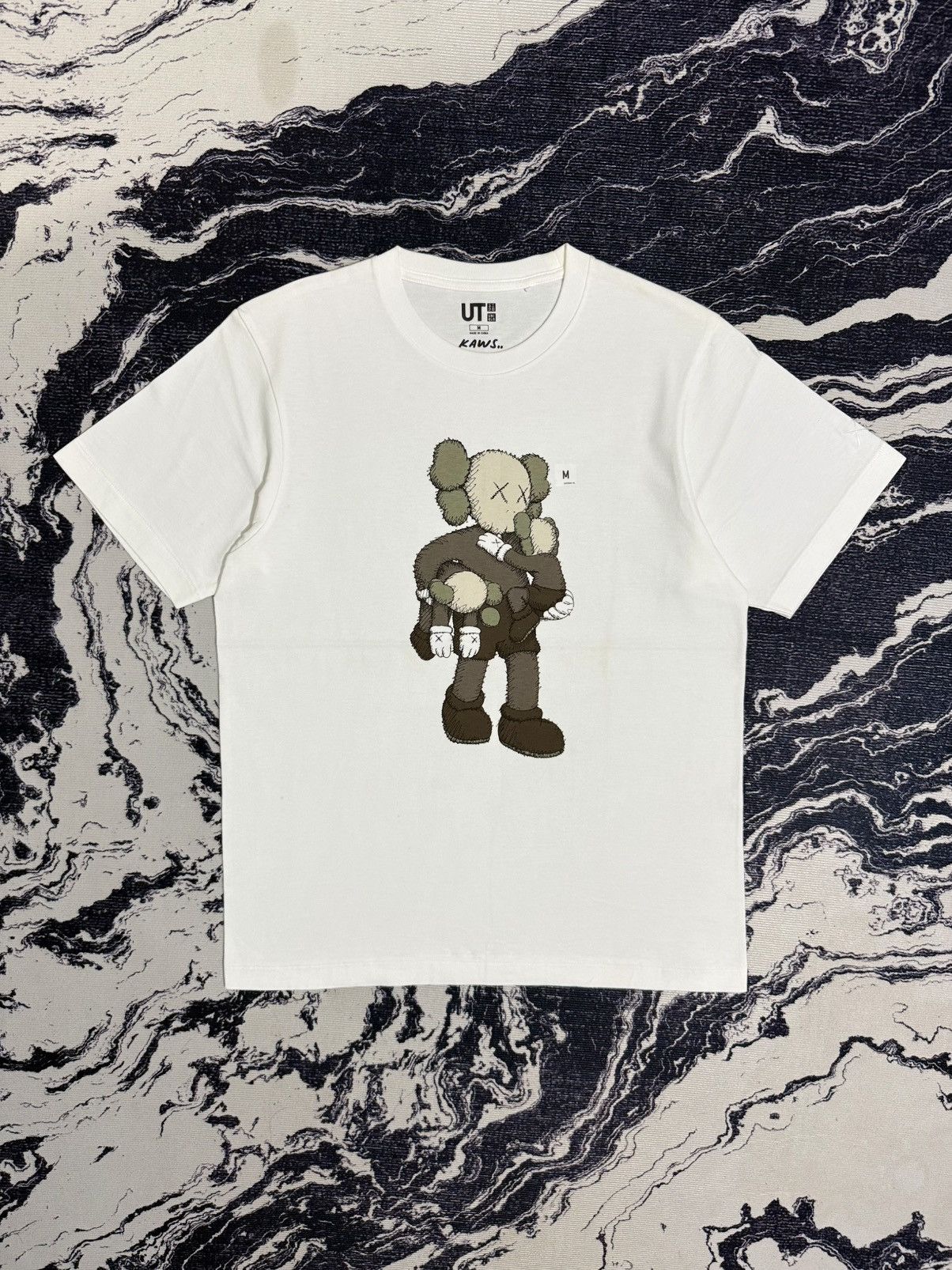 Uniqlo x kaws t shirt