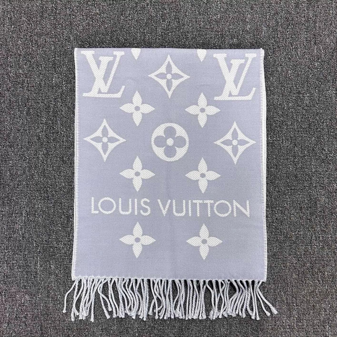 Louis Vuitton Louis Vuitton Double-sided Print Scarf Size ONE SIZE - 1 Thumbnail