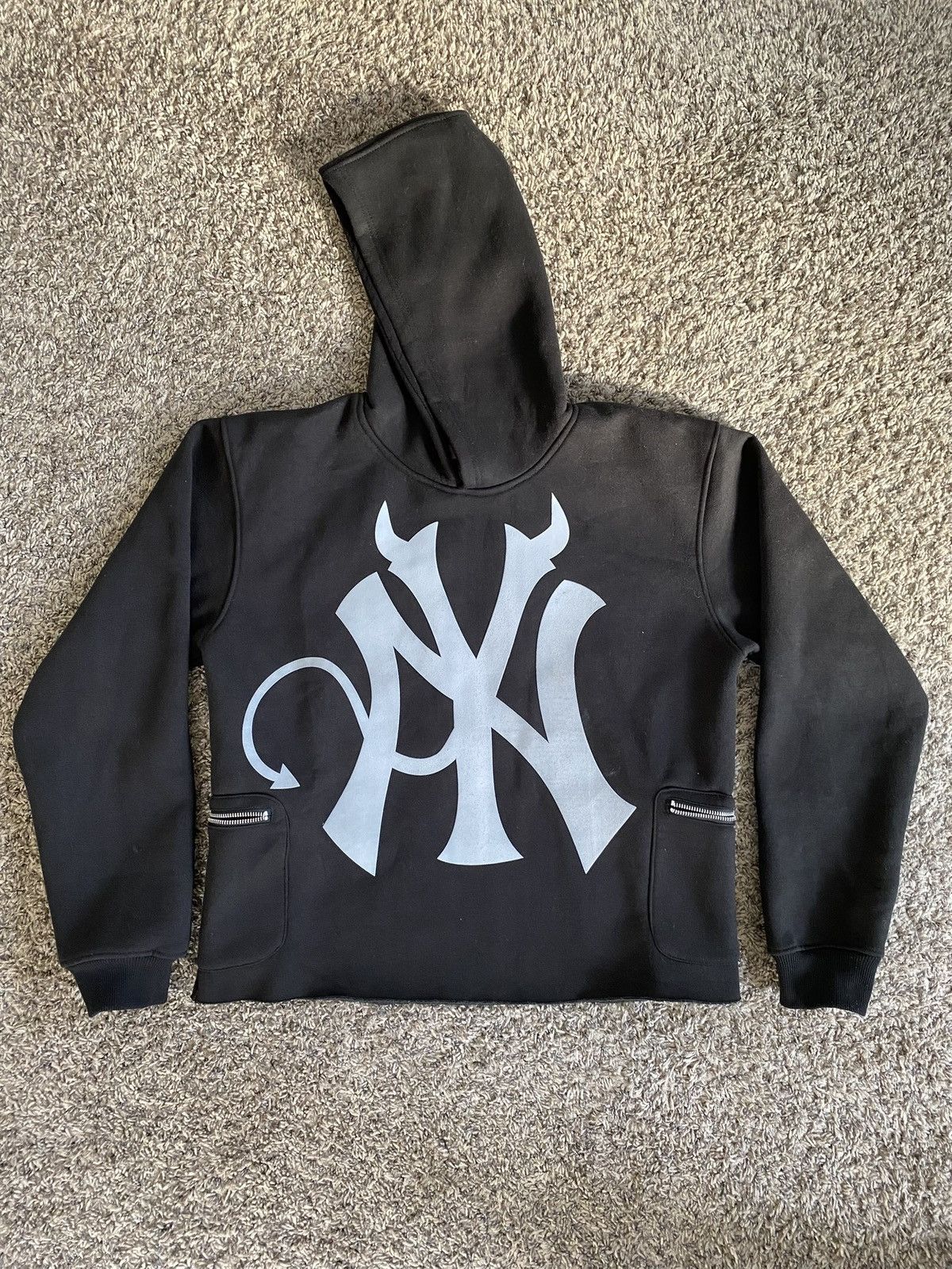 Other New York Devil Cropped Hoodie Size US M / EU 48-50 / 2 - 1 Thumbnail