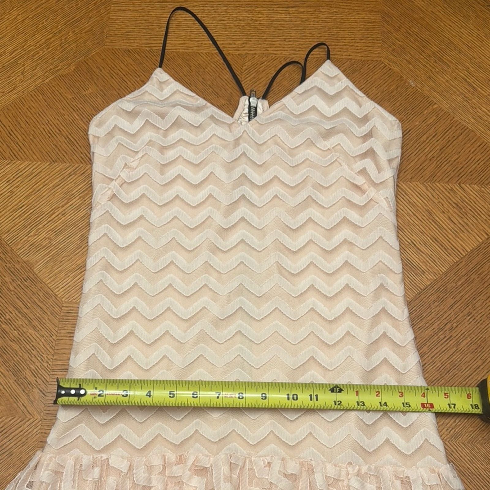 MILLY Milly Peach Lace Chevron Ruffle Mini Dress Size 2 Size XS / US 0-2 / IT 36-38 - 9 Thumbnail