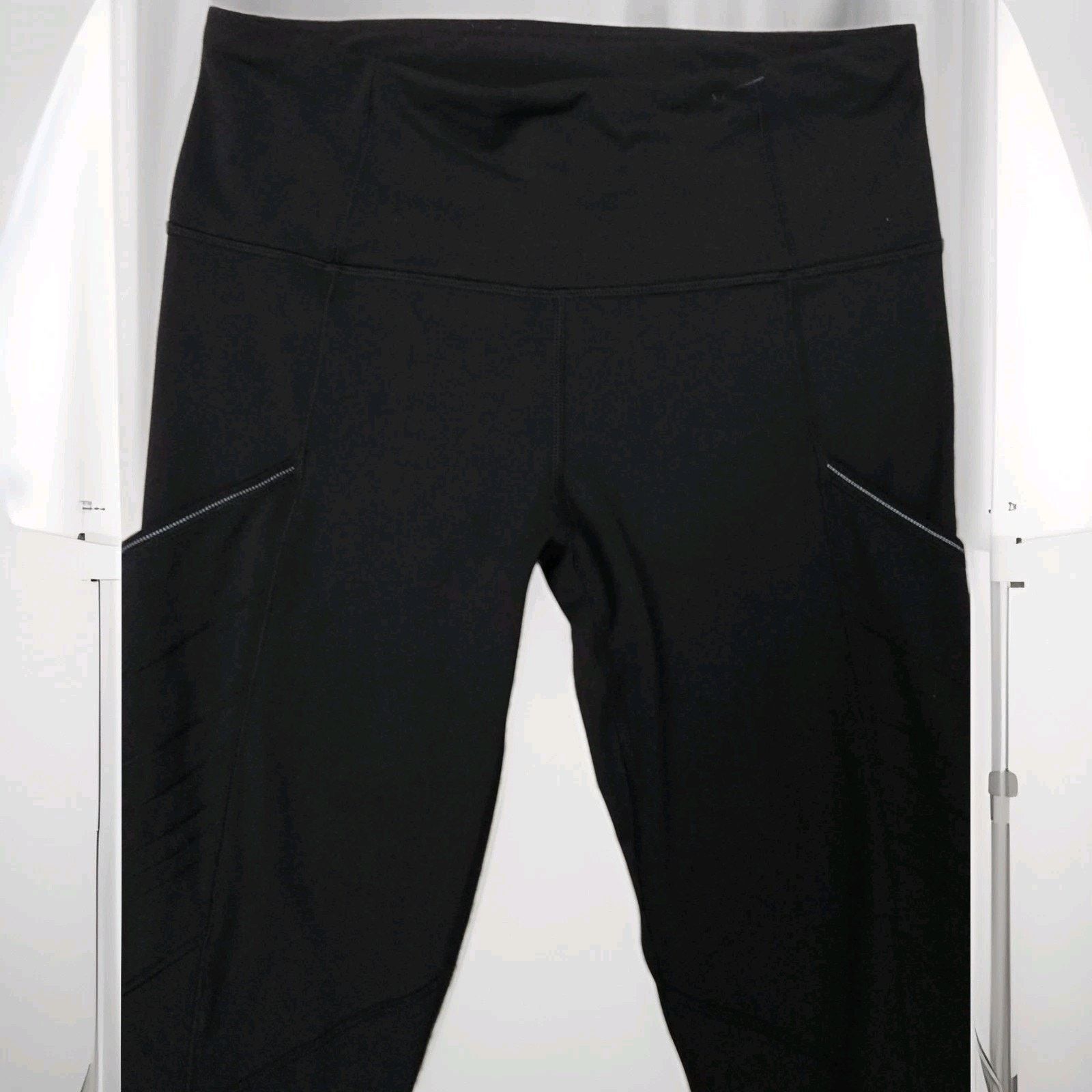 Lululemon Lululemon Invigorate High-Rise Logo Back Zip Legging Size 26 Size 28" / US 6 / IT 42 - 2 Thumbnail