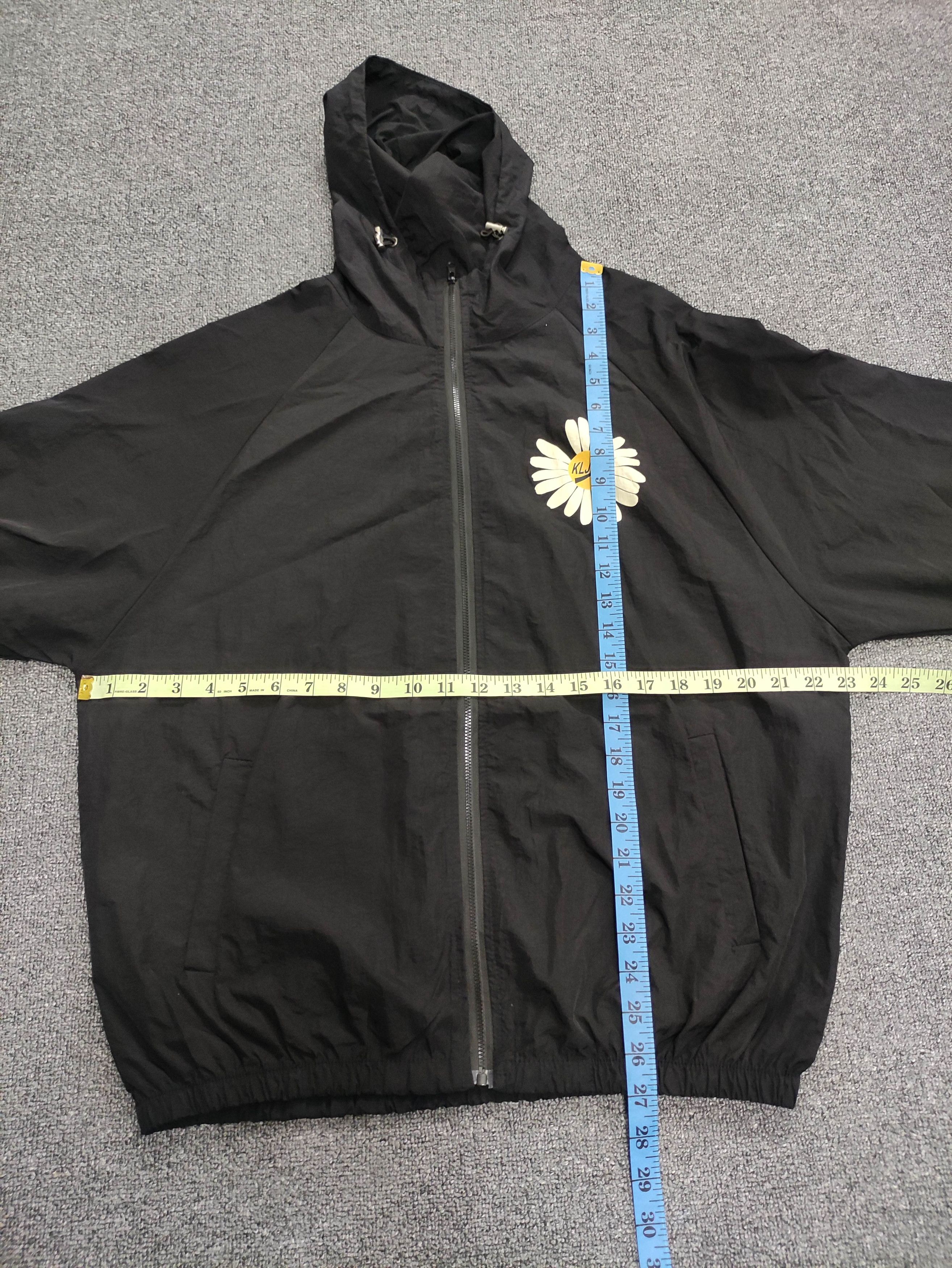 Japanese Brand Vintage Windbreaker Hoodie Autumn Winter Floral Print Size US L / EU 52-54 / 3 - 10 Thumbnail