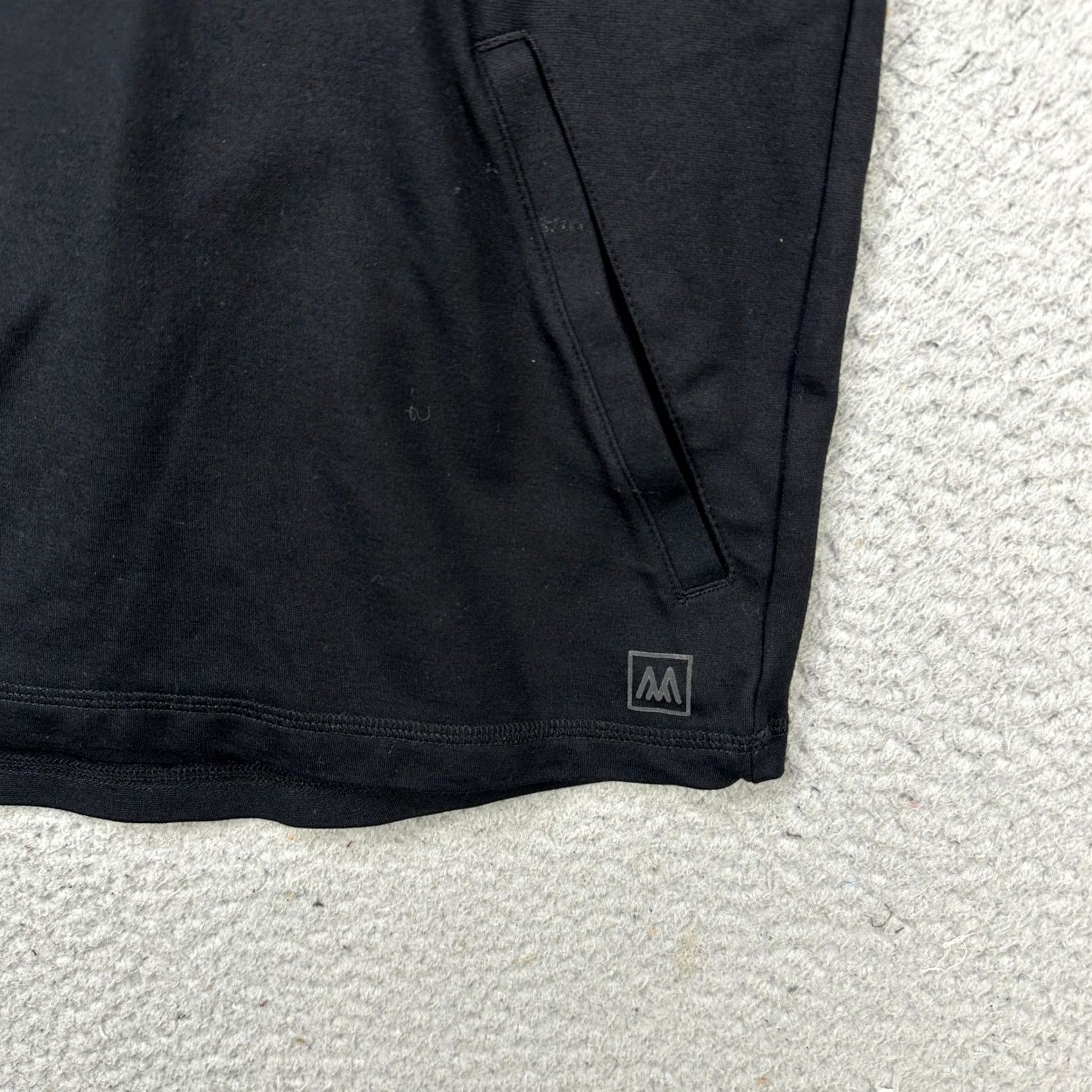Mizzen+Main Mizzen Mein Shirt Hoodie Mens Medium Black Lightweight Stretch Athletic Shirt Hoodie Mens Large? Size US M / EU 48-50 / 2 - 7 Thumbnail