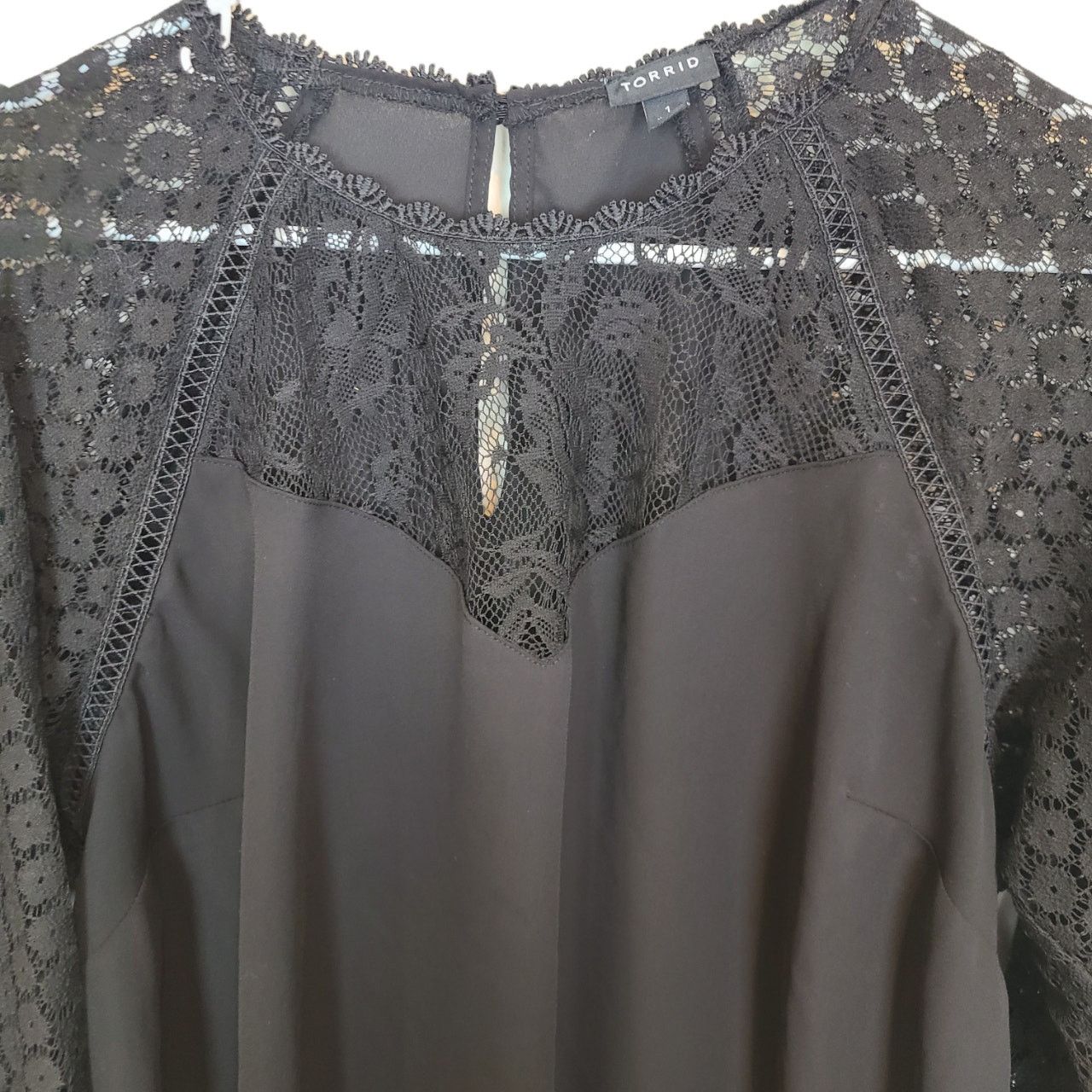 Corridor Torrid Blouse Women 1X Black Lace Floral Witchy Vamp Sheer Size XXL / US 16-18 / IT 52-54 - 4 Thumbnail