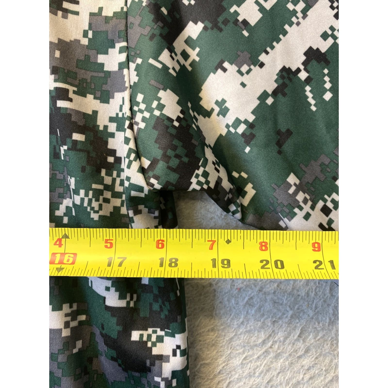 Vintage VINTAGE Badger T-Shirt Heat Gear Camo Men’s Medium Activewear Green Camouflage Size US M / EU 48-50 / 2 - 4 Thumbnail