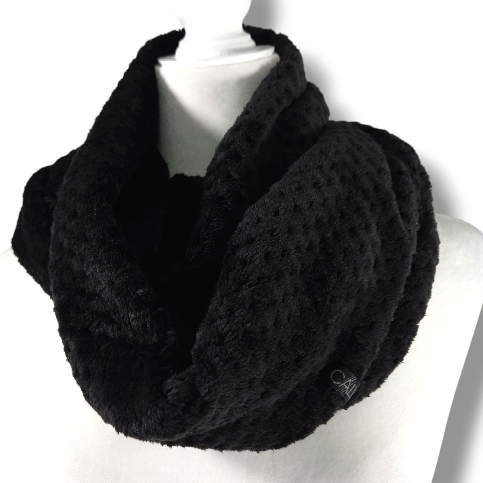 Calvin Klein EUC Calvin Klein Faux Fur Infinity Loop Snood Scarf Black Size ONE SIZE - 2 Thumbnail