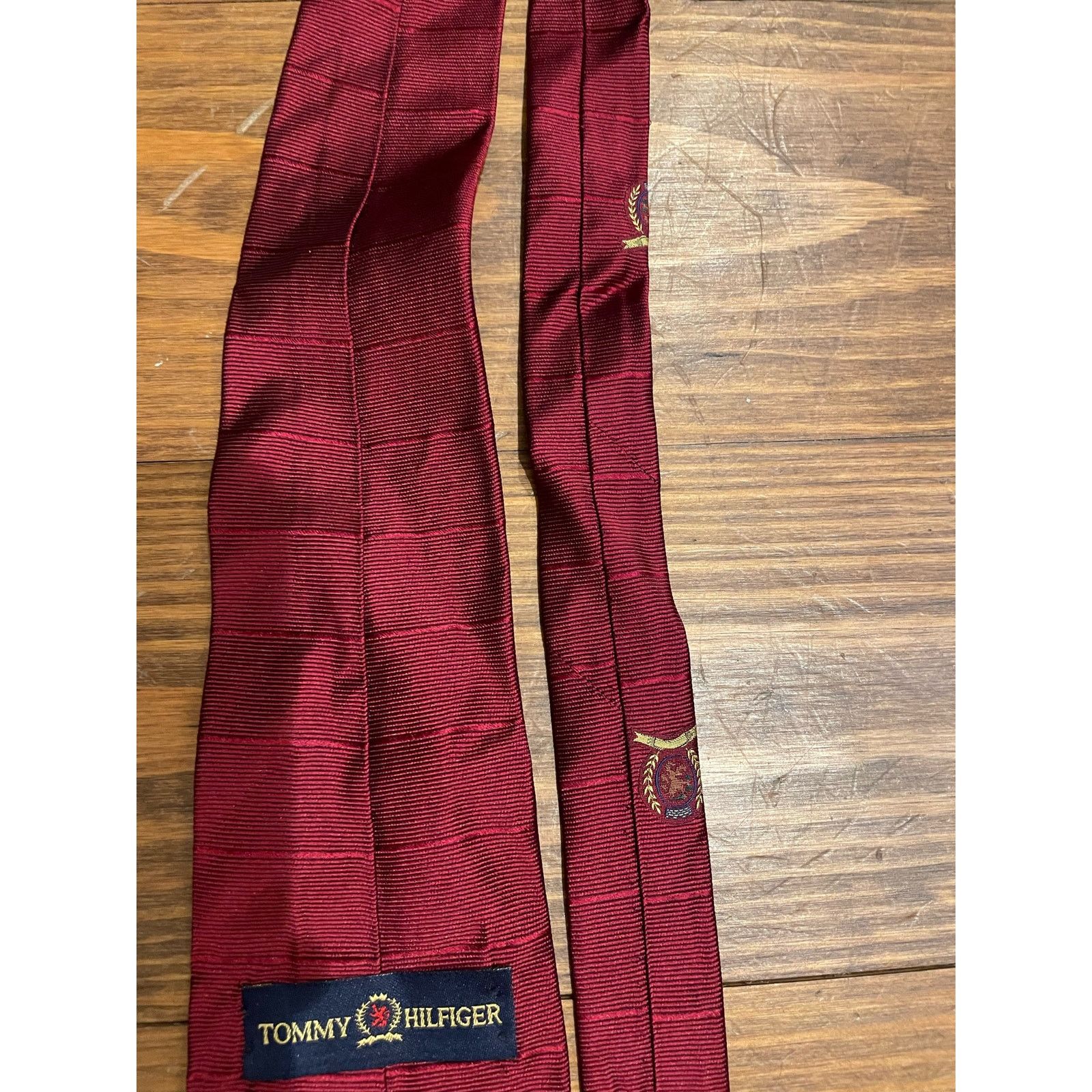 Tommy Hilfiger Vintage Tommy Hilfiger Crest Red Solid Tie Size ONE SIZE - 4 Thumbnail