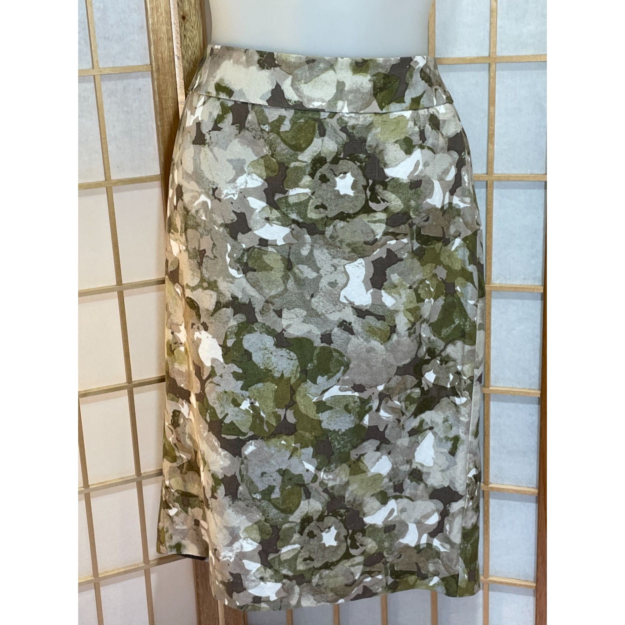 Banana Republic Banana Republic Sz 4 Linen Blend Floral Skirt Size 27" / US 4 / IT 40 - 5 Thumbnail