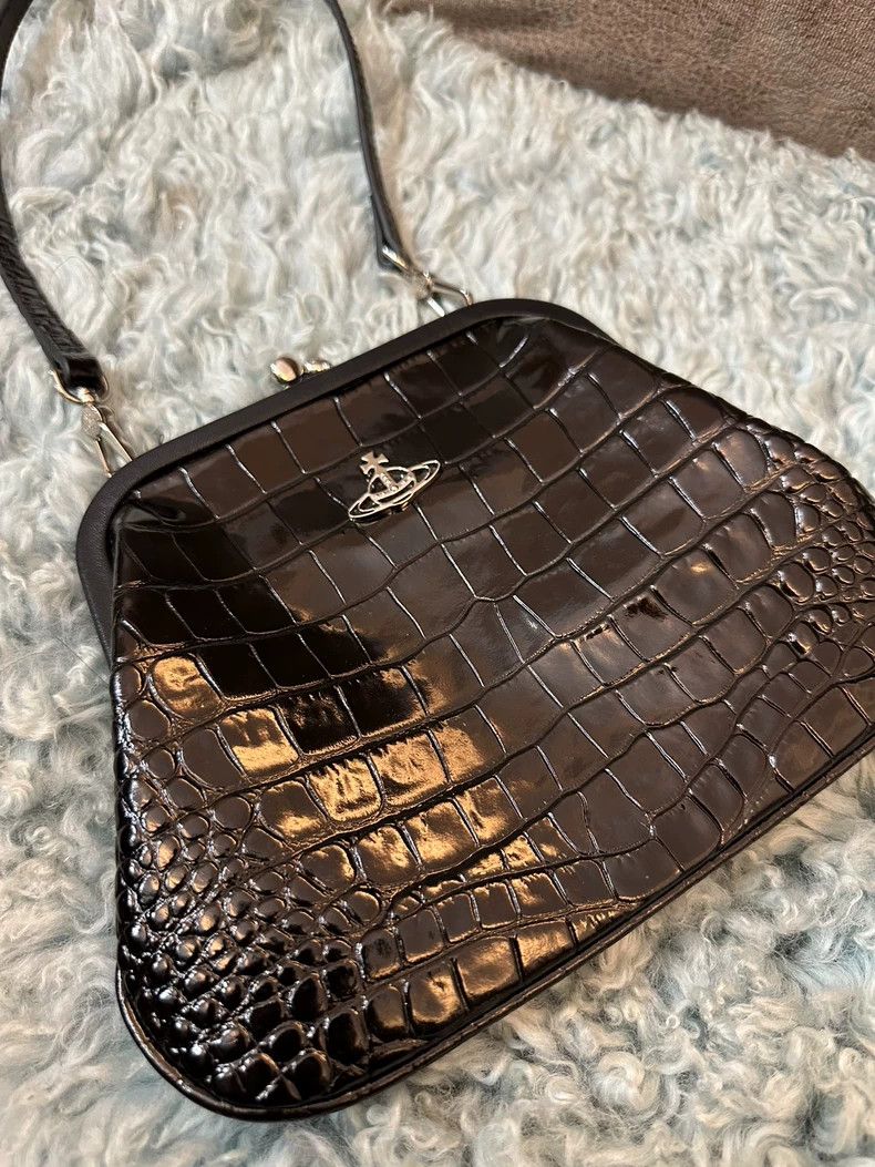 Vivienne Westwood Vivienne Westwood size os Saturn crocodile tattoo hot girl Size ONE SIZE - 2 Thumbnail