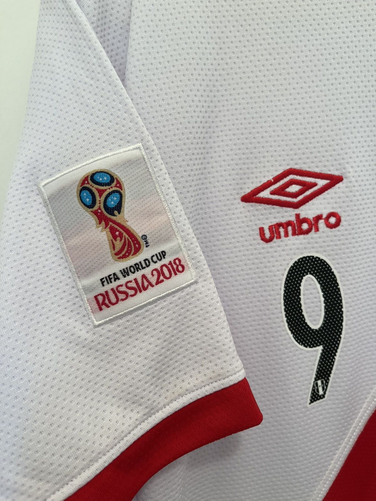 Umbro Authentic Peru 2018 World Cup Jersey Size US XL / EU 56 / 4 - 3 Thumbnail