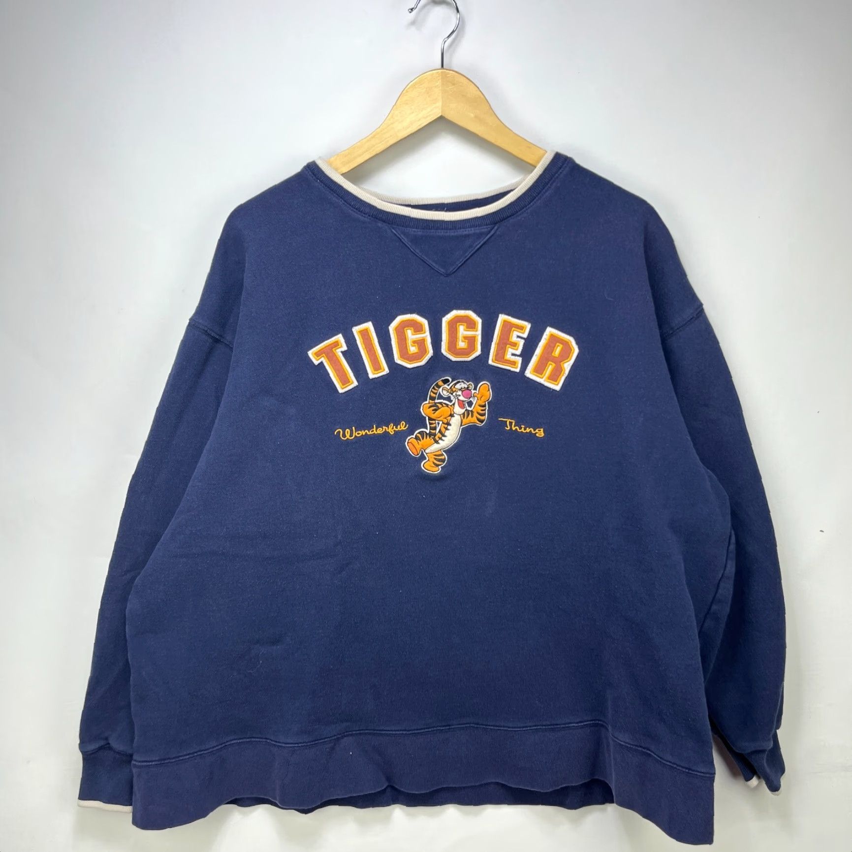 Disney VINTAGE Disney Sweatshirt 2XL Tigger Winnie The Pooh Men Blue Pullover 90s Toys & Characters Mens Size US XXL / EU 58 / 5 - 2 Thumbnail