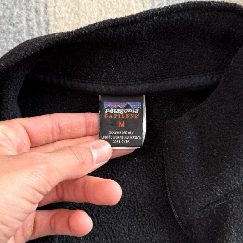 Patagonia VINTAGE Patagonia Capilene 1/4 Zip Fleece Pullover Mens M Black Pullover Outdoor Y2K 90s Hiking Fall Winter Spring Casual Workwear Size US M / EU 48-50 / 2 - 3 Thumbnail