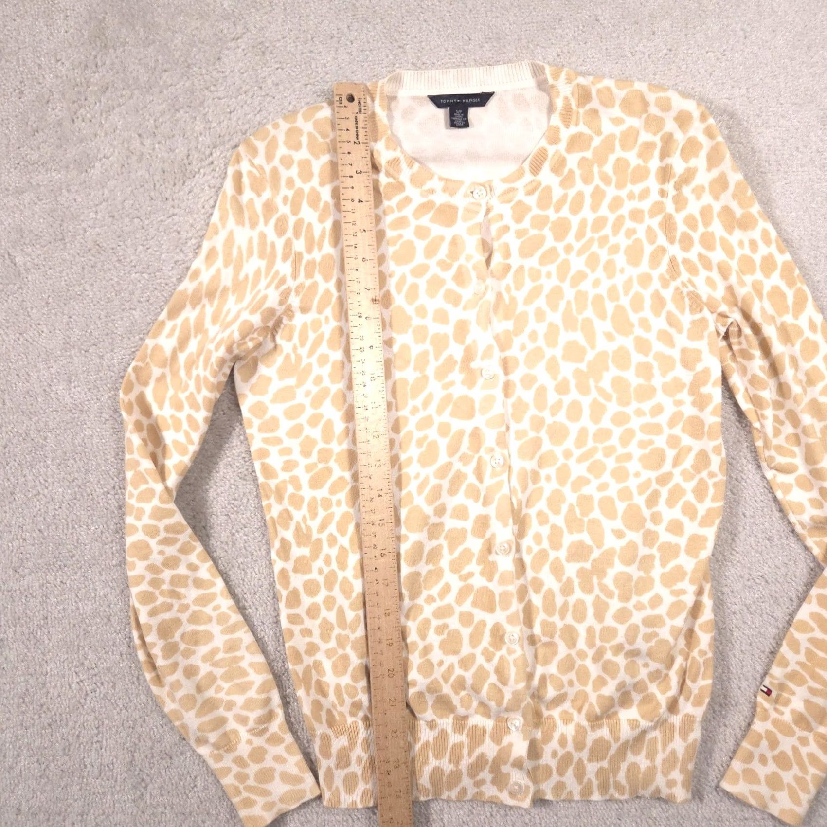 Tommy Hilfiger VINTAGE Tommy Hilfiger Cardigan Sweater Womens Small Beige Animal Print Button Front Size S / US 4 / IT 40 - 7 Thumbnail