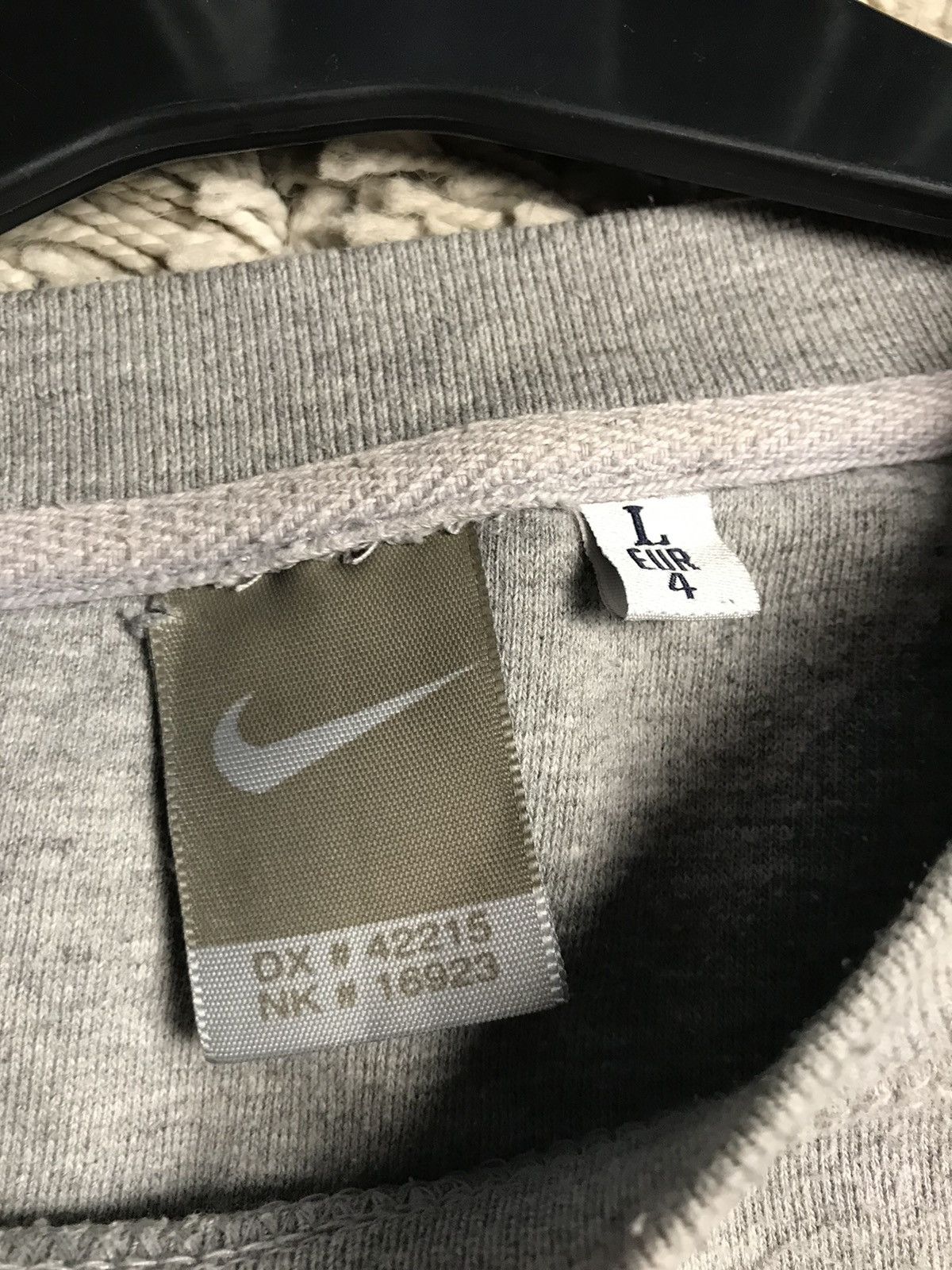Nike × Vintage Vintage Nike Grey small swoosh crewneck sweatshirt Size US L / EU 52-54 / 3 - 5 Thumbnail