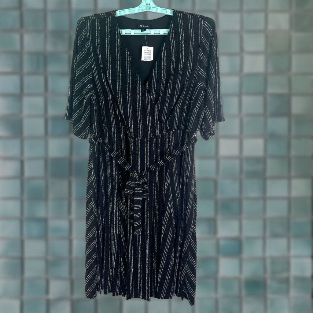 Torrid Torrid Metallic Striped Belted A-Line Dress Plus Size 2 Black Midi V-Neck Flutter Sleeve NWT Size XS / US 0-2 / IT 36-38 - 1 Thumbnail