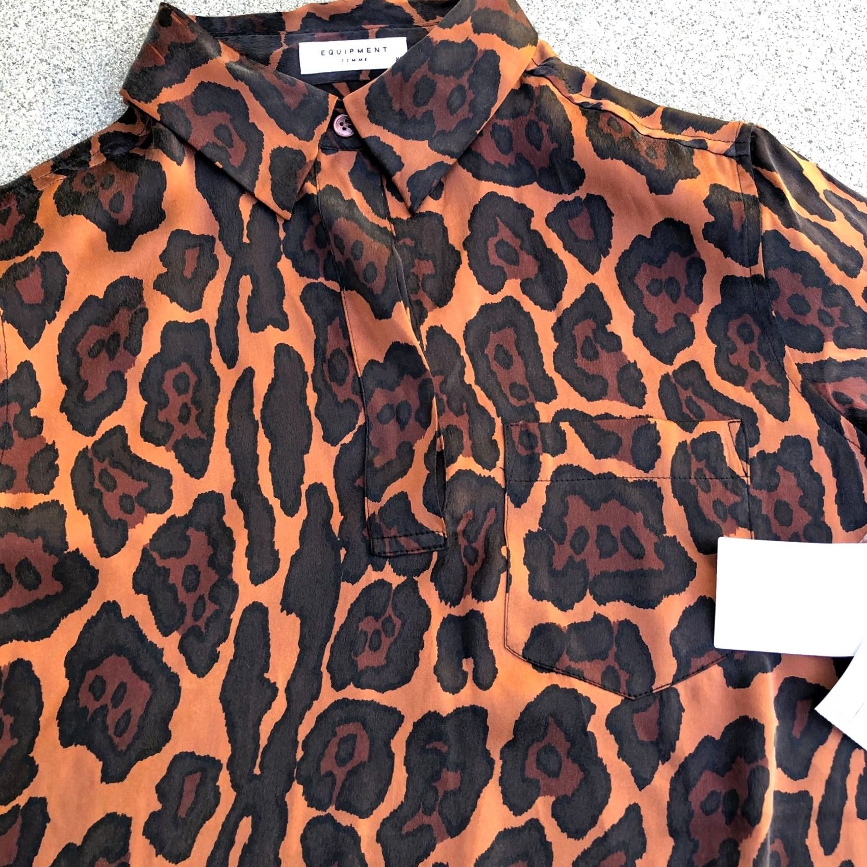 Equipment EQUIPMENT Femme Silk Shirt Dress Women's XS NWT Cheetah Short Sleeve Brown Shirt Dress Women XS Brown Cheetah 100% Silk NWT Mens? Size XS / US 0-2 / IT 36-38 - 2 Thumbnail