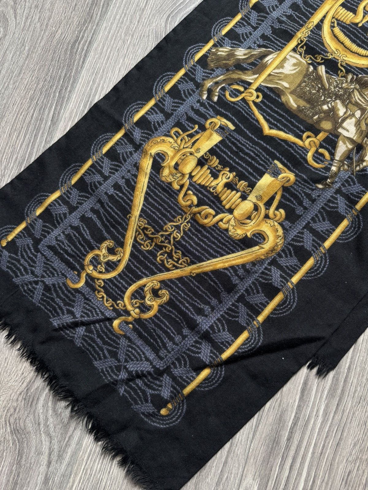 Hermes Hermès Les Cavaliers d'or Black/Gold Cashmere/Silk scarf OS Size ONE SIZE - 4 Thumbnail